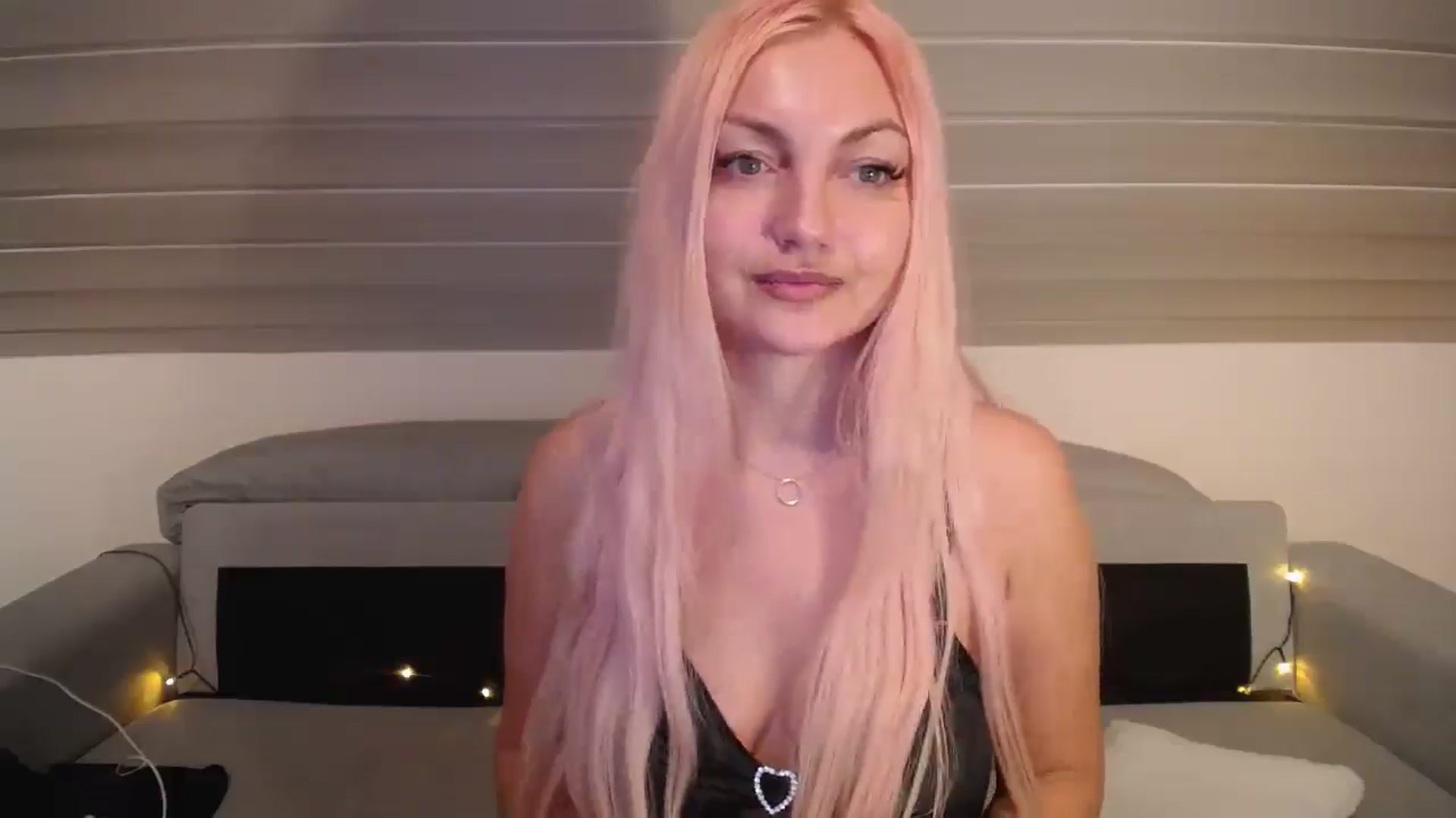 Gallery image thumbnail from AlissyaMay's myfreecams stream on, 02/20/2026, 20:42 image 6 of 20