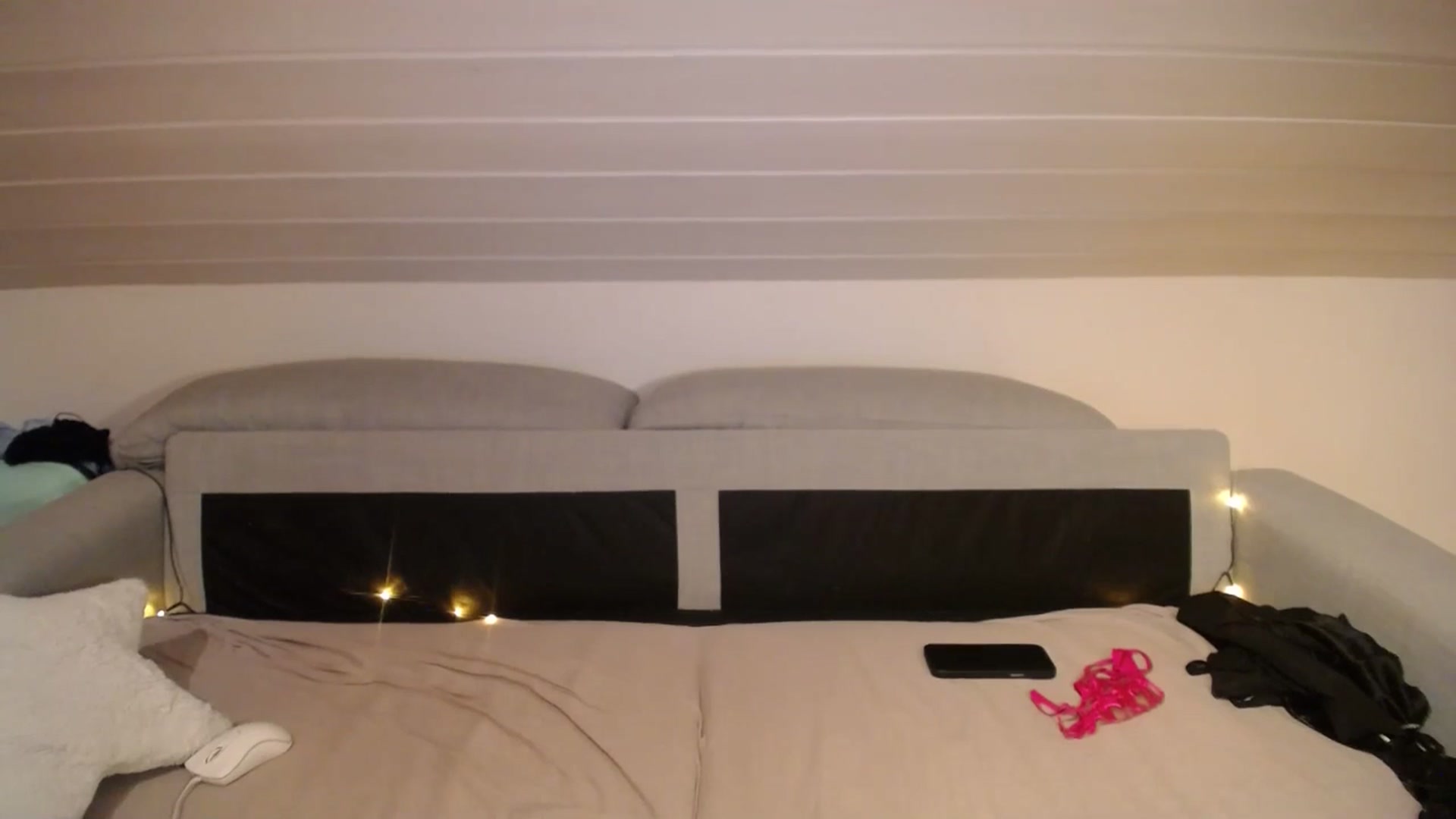 Gallery image thumbnail from AlissyaMay's myfreecams stream on, 02/25/2026, 22:02 image 16 of 20
