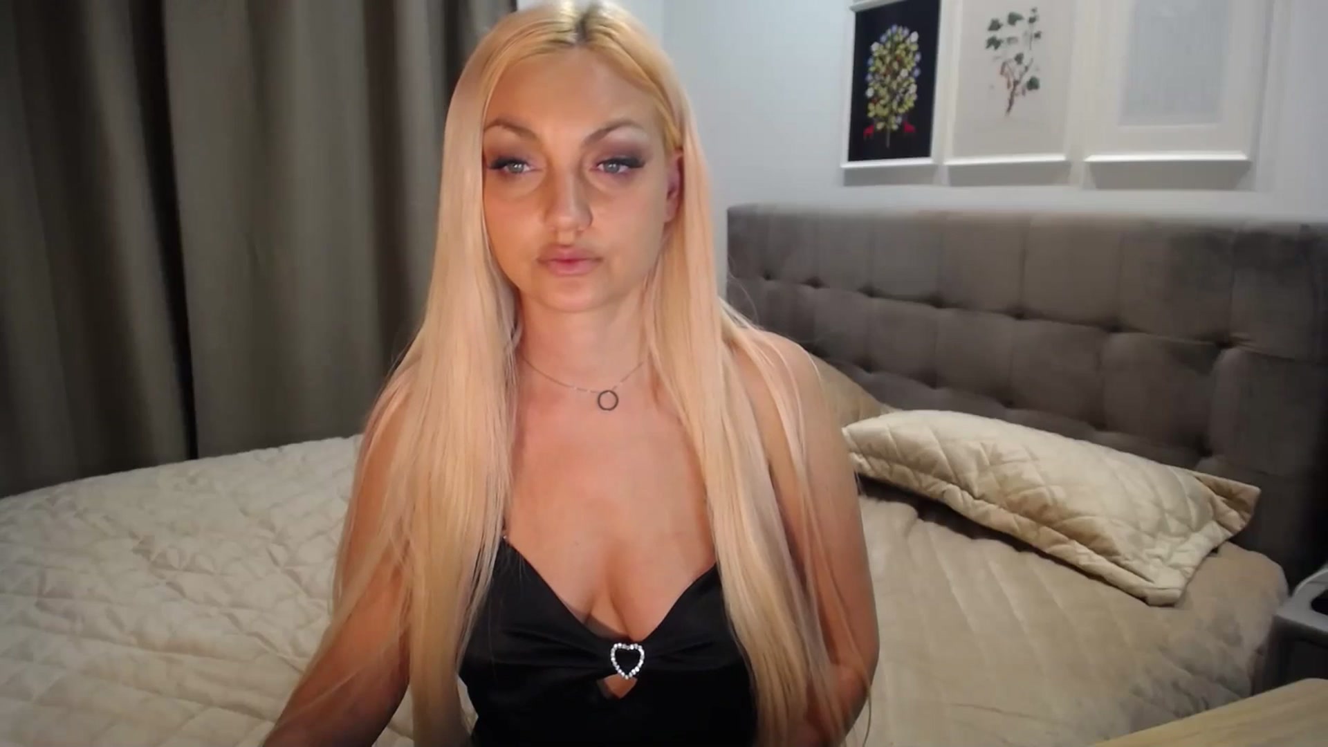 Gallery image thumbnail from AlissyaMay's myfreecams stream on, 03/06/2026, 10:14 image 17 of 20