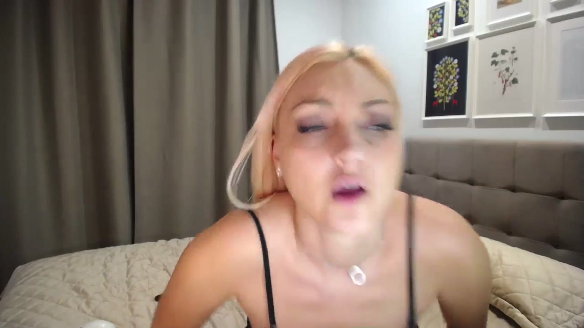 Gallery image thumbnail from AlissyaMay's myfreecams stream on, 03/06/2026, 17:52 image 5 of 20