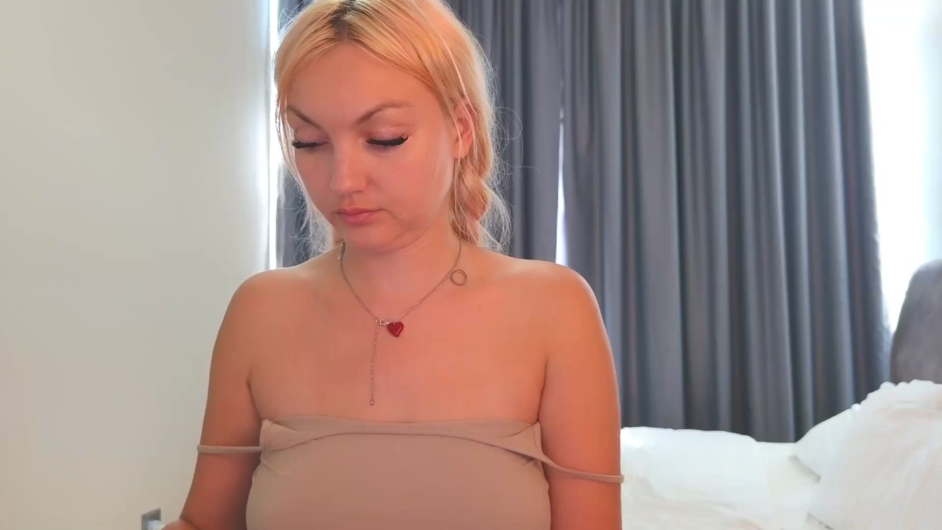 Gallery image thumbnail from AlissyaMay's myfreecams stream on, 04/24/2026, 02:21 image 20 of 20