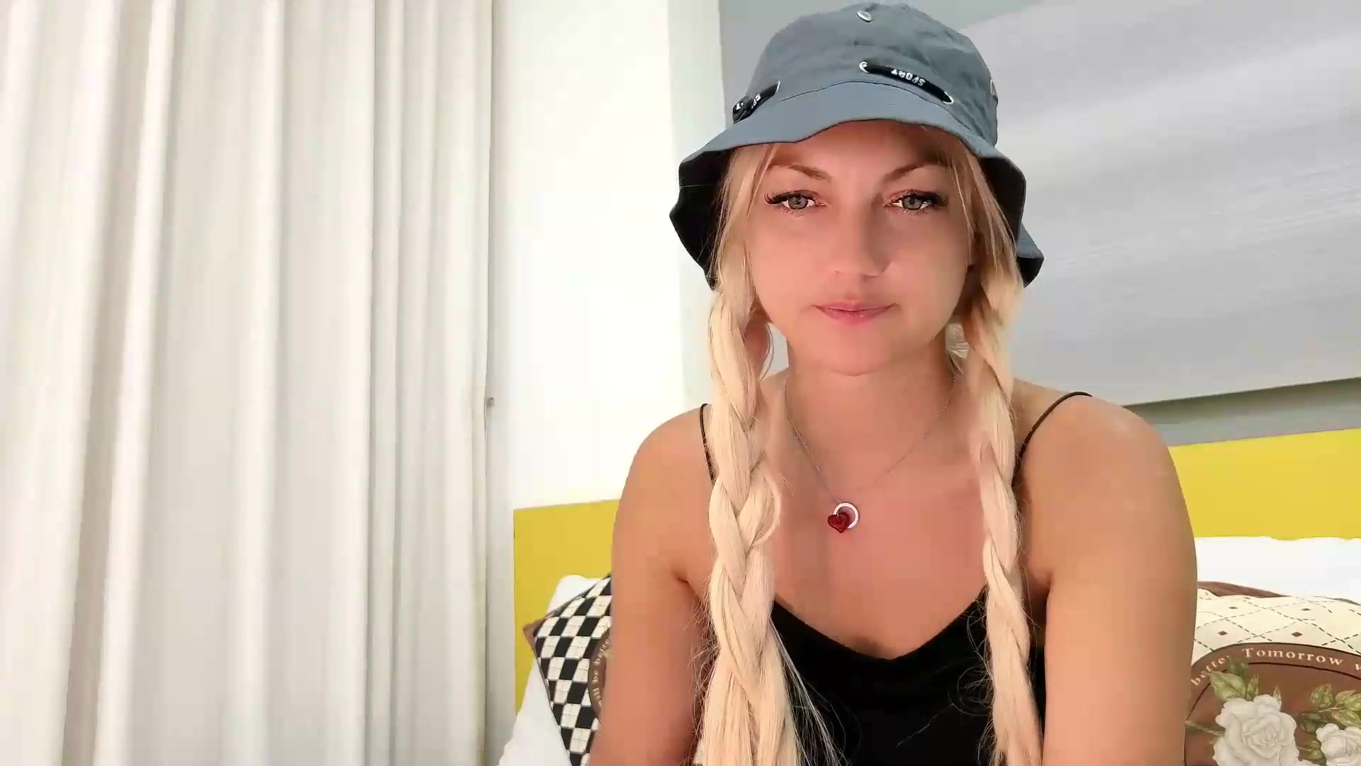 Gallery image thumbnail from AlissyaMay's myfreecams stream on, 05/11/2026, 18:58 image 14 of 20