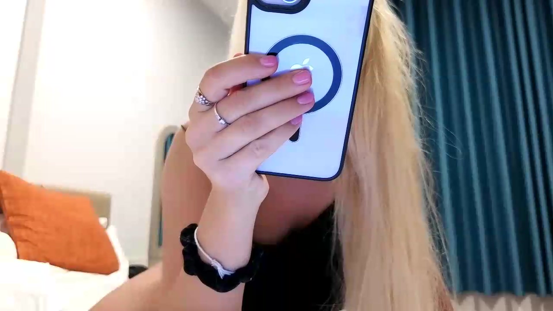 Gallery image thumbnail from AlissyaMay's myfreecams stream on, 05/28/2026, 11:23 image 8 of 20