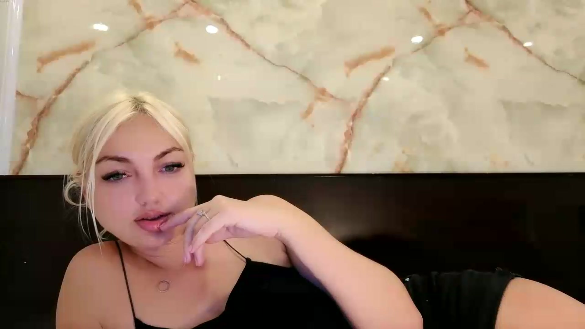 Gallery image thumbnail from AlissyaMay's myfreecams stream on, 05/30/2026, 21:37 image 5 of 20