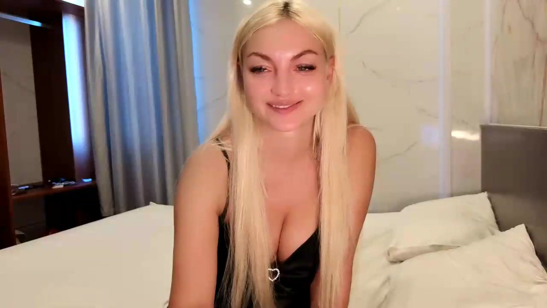 Gallery image thumbnail from AlissyaMay's myfreecams stream on, 06/04/2026, 01:05 image 10 of 20