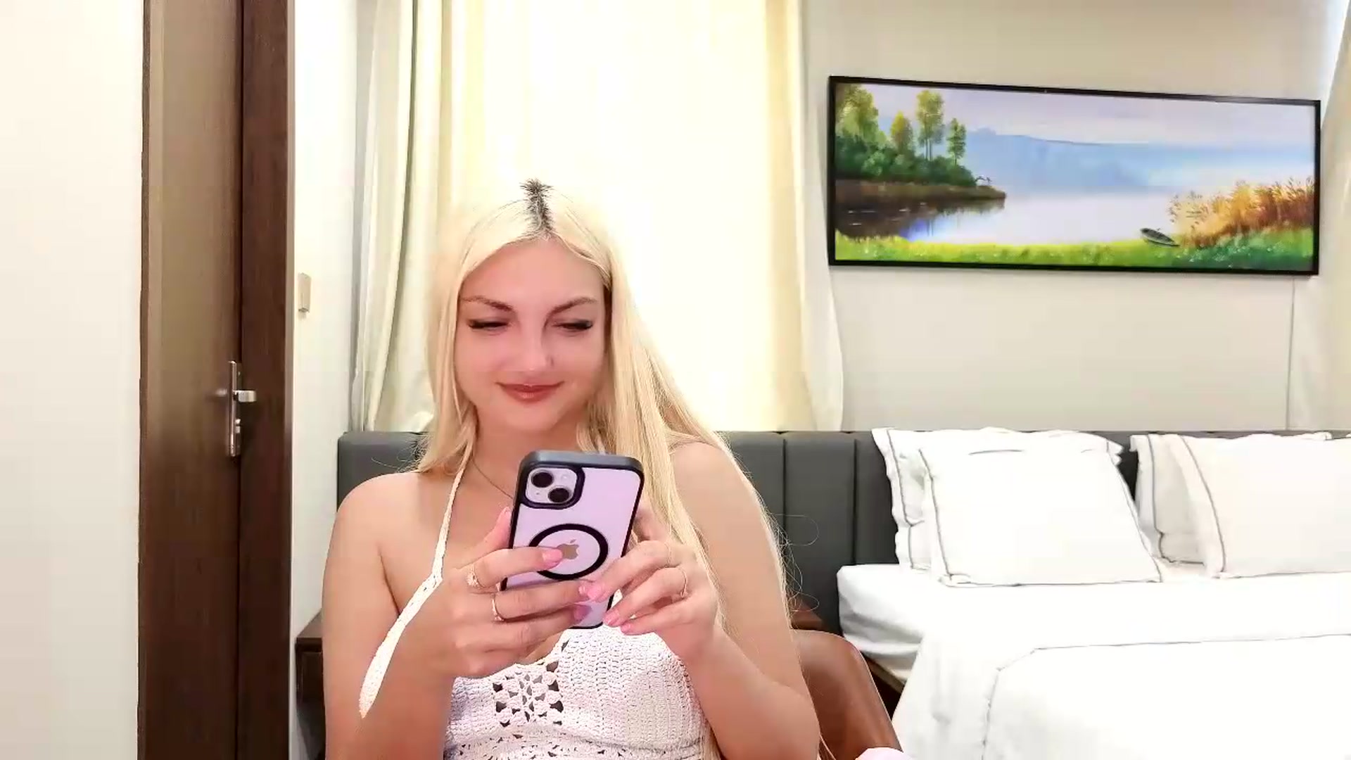 Gallery image thumbnail from AlissyaMay's myfreecams stream on, 06/20/2026, 08:42 image 6 of 20