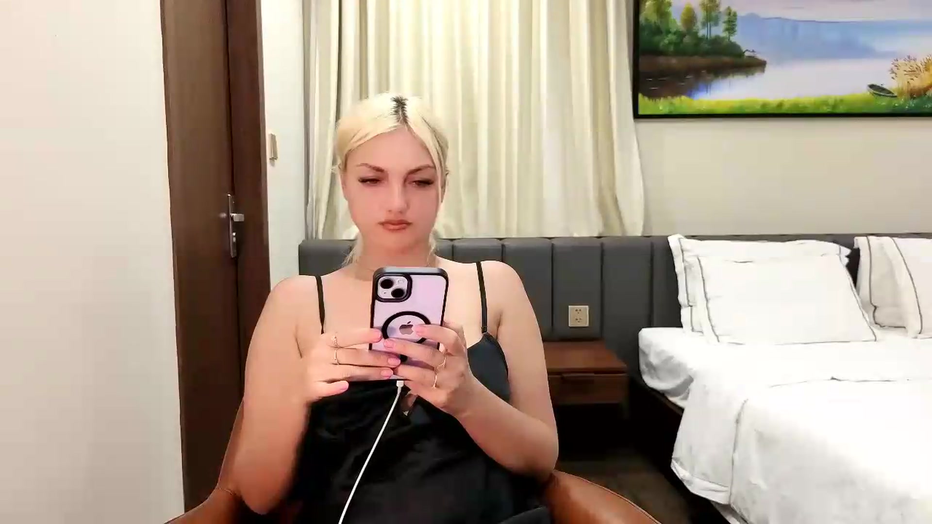 Gallery image thumbnail from AlissyaMay's myfreecams stream on, 06/20/2026, 13:09 image 19 of 20