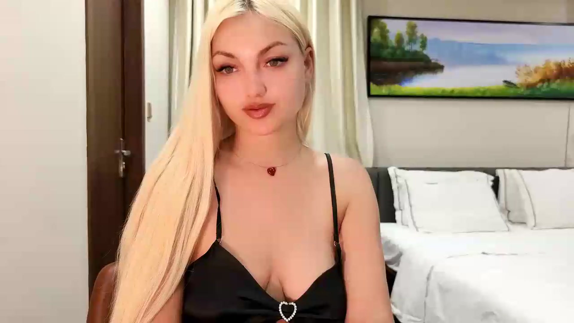 Gallery image thumbnail from AlissyaMay's myfreecams stream on, 06/20/2026, 13:09 image 4 of 20