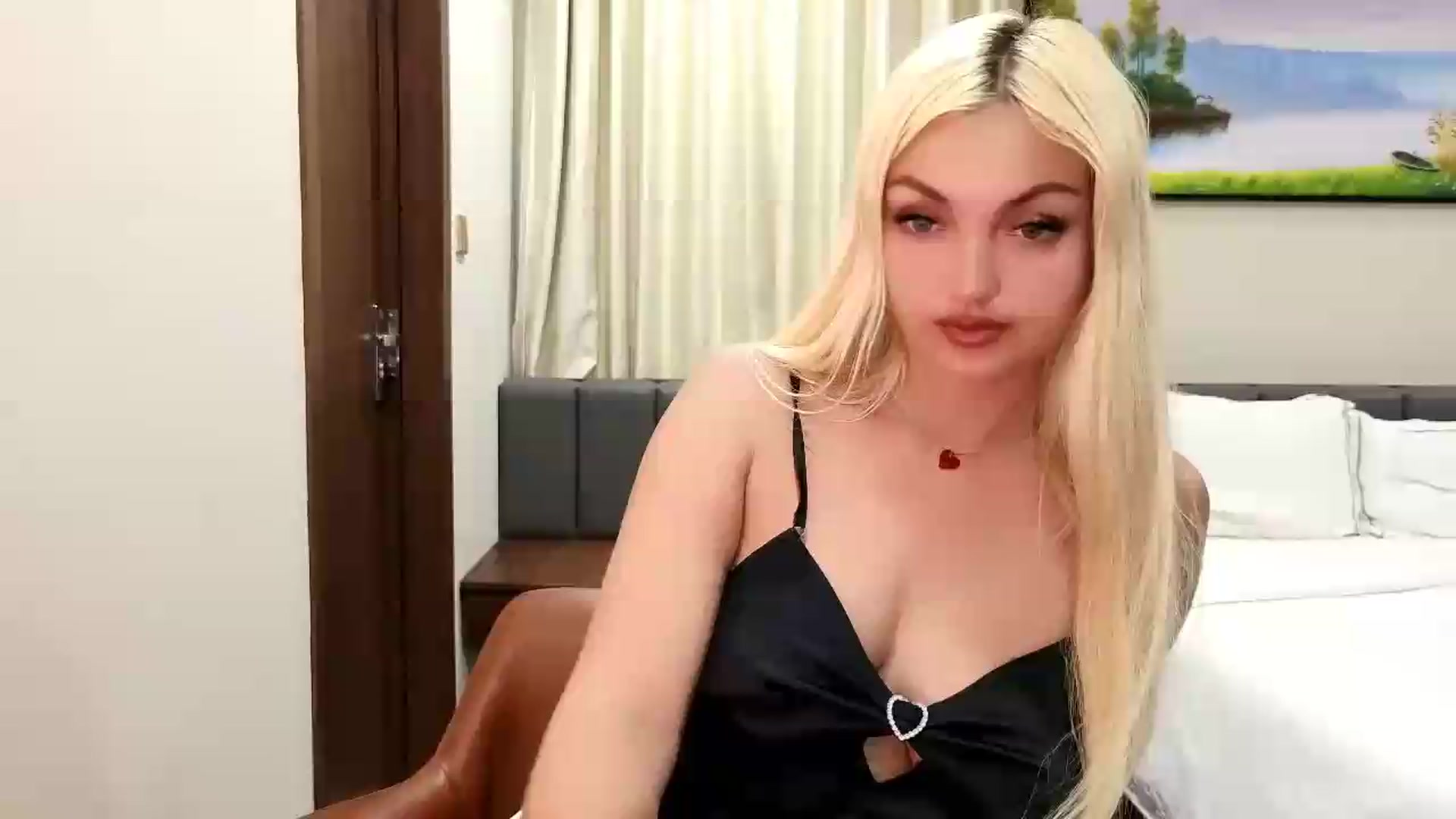 Gallery image thumbnail from AlissyaMay's myfreecams stream on, 06/23/2026, 15:25 image 6 of 20