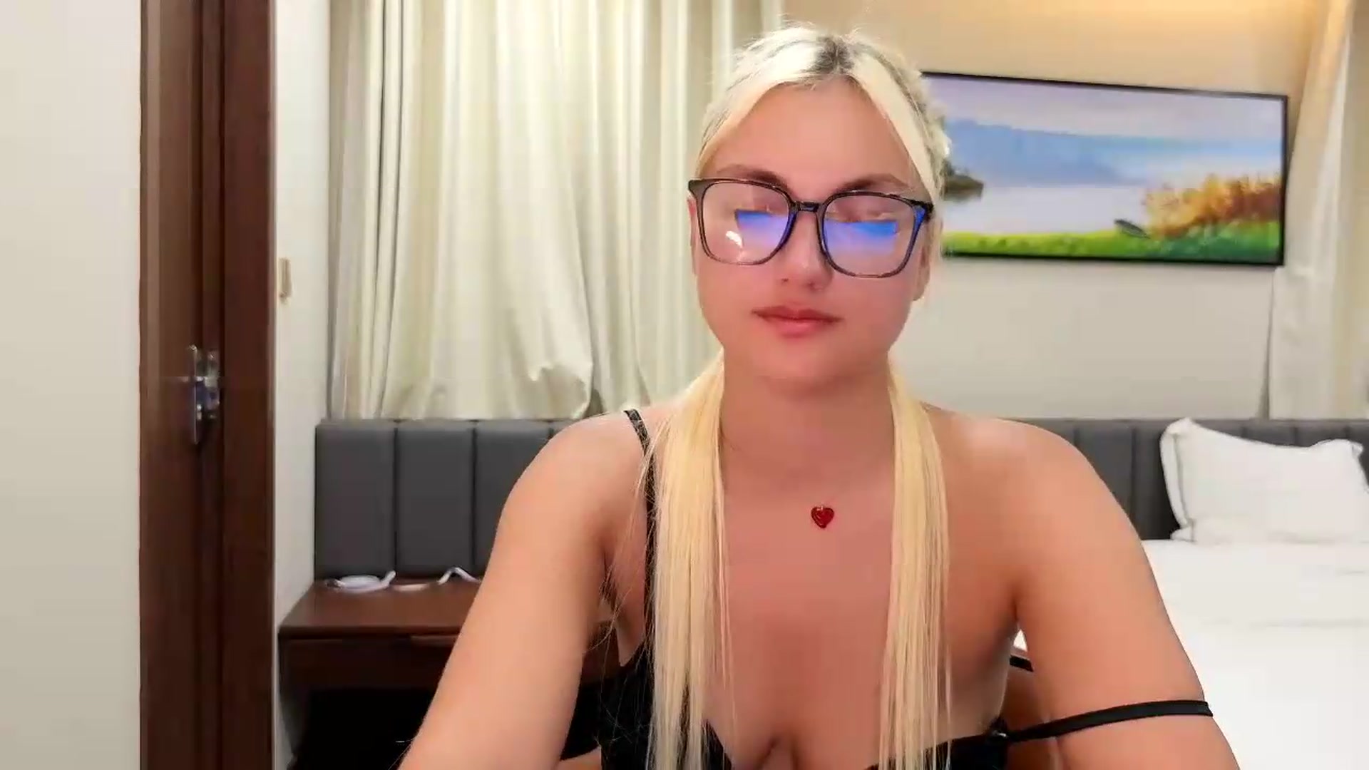 Gallery image thumbnail from AlissyaMay's myfreecams stream on, 07/02/2026, 19:03 image 10 of 20