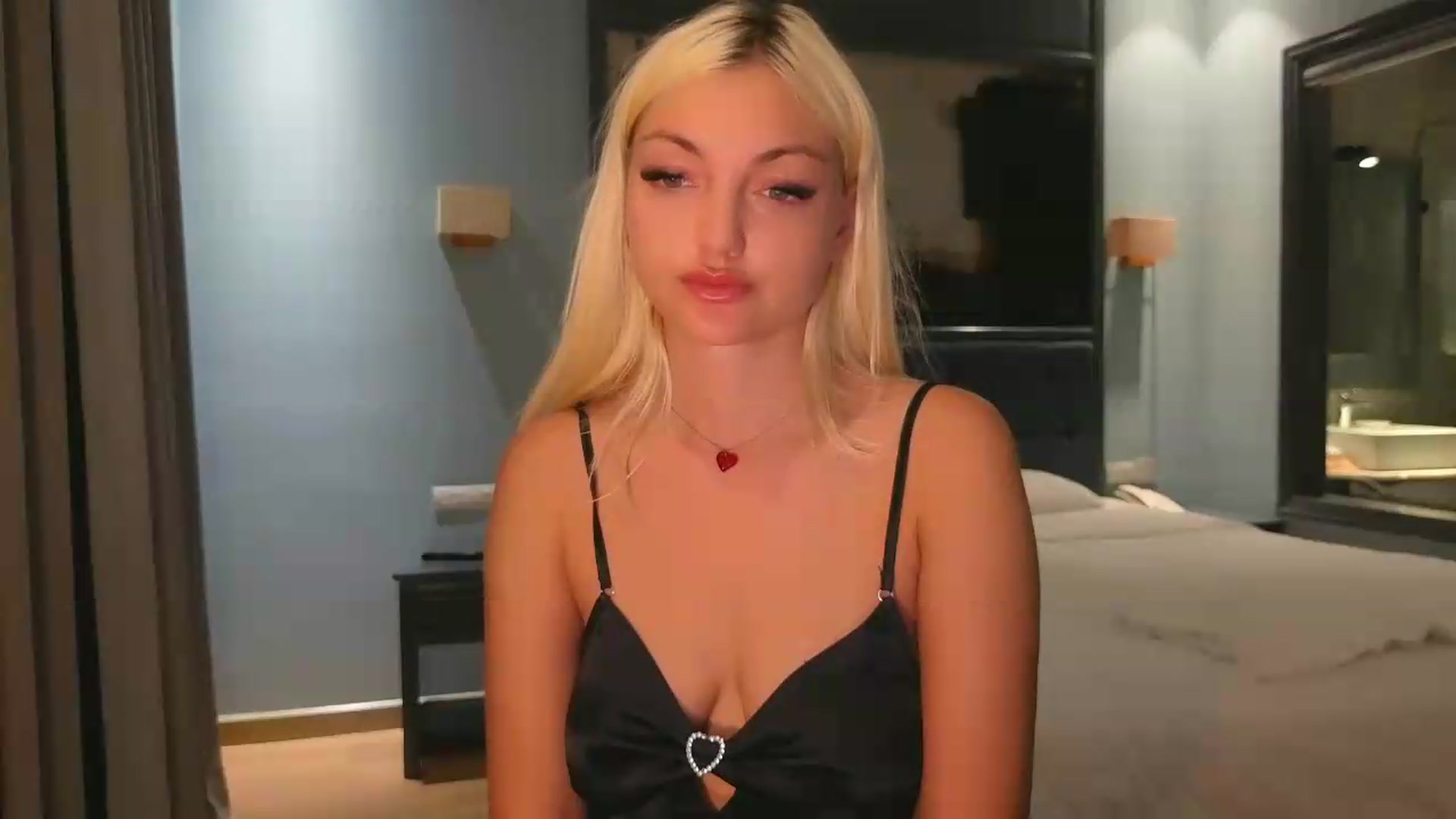 Gallery image thumbnail from AlissyaMay's myfreecams stream on, 07/13/2026, 13:41 image 6 of 20