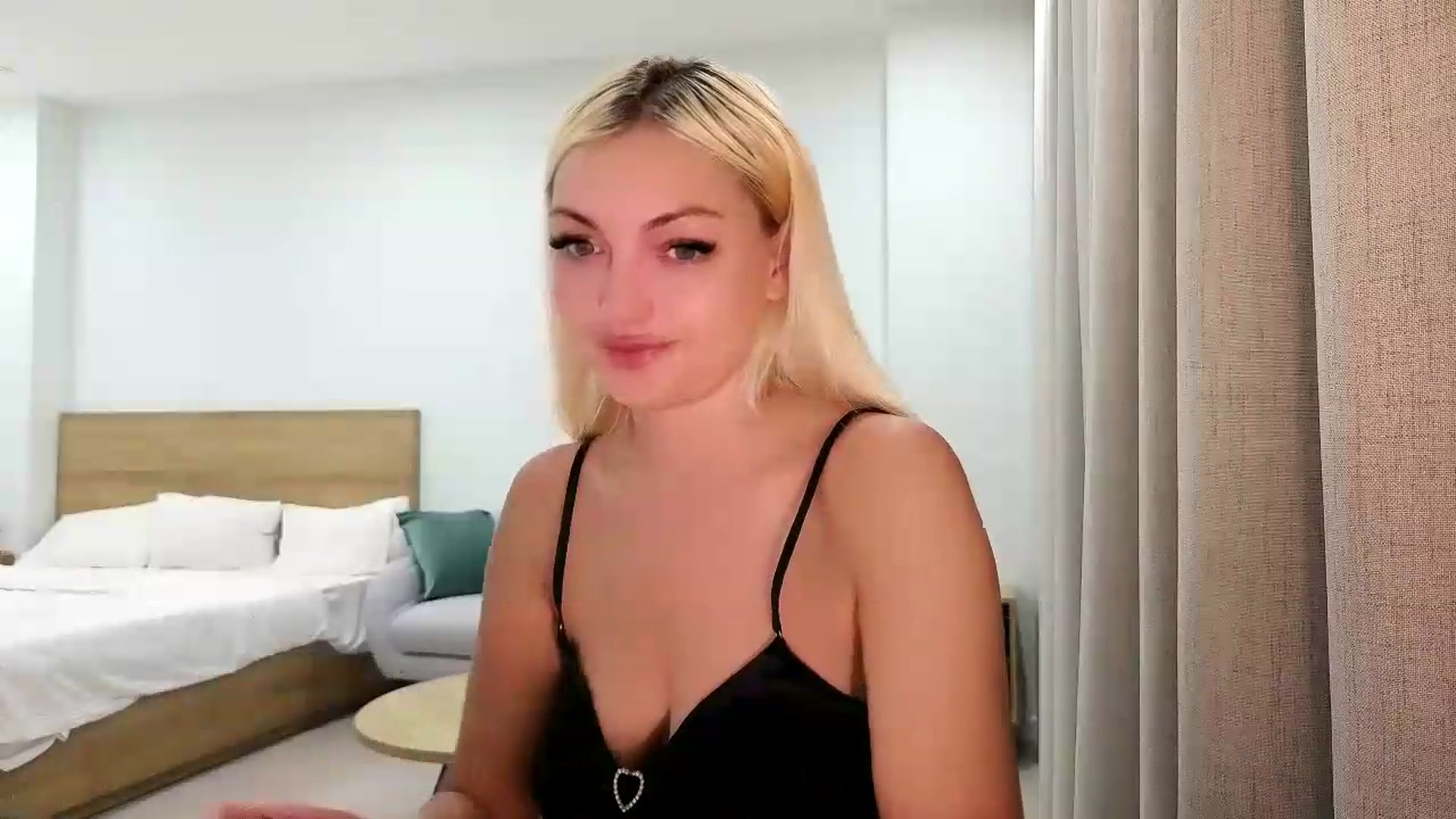 Gallery image thumbnail from AlissyaMay's myfreecams stream on, 07/19/2026, 14:42 image 2 of 20