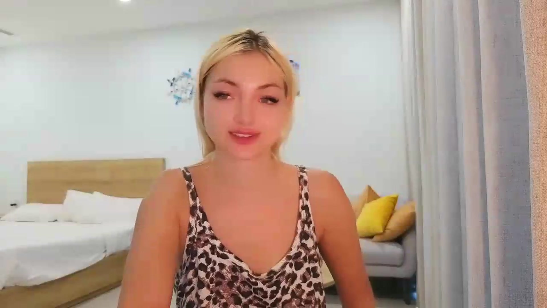 Gallery image thumbnail from AlissyaMay's myfreecams stream on, 07/27/2026, 07:17 image 9 of 20