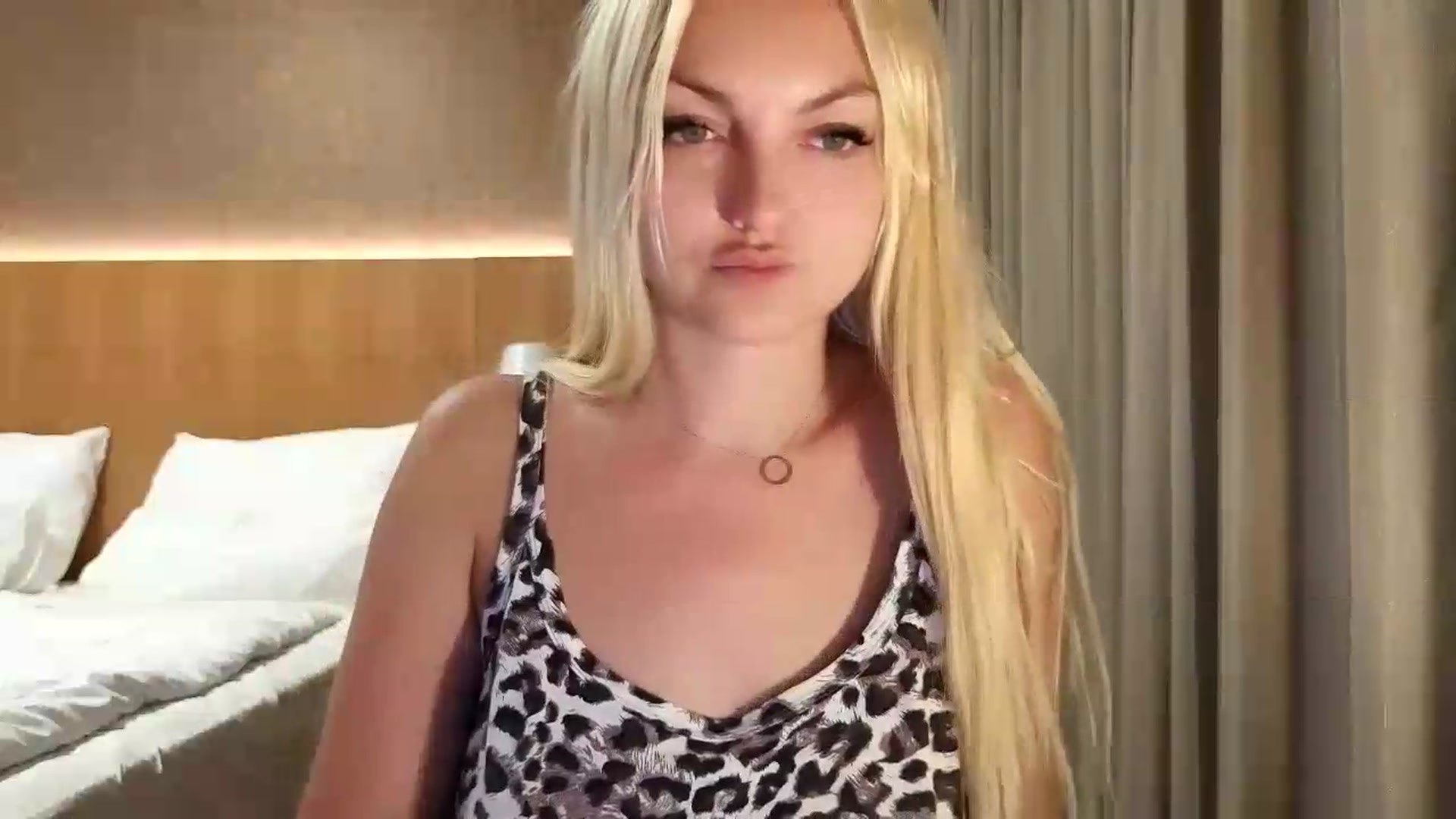 Gallery image thumbnail from AlissyaMay's myfreecams stream on, 08/14/2026, 20:33 image 7 of 20
