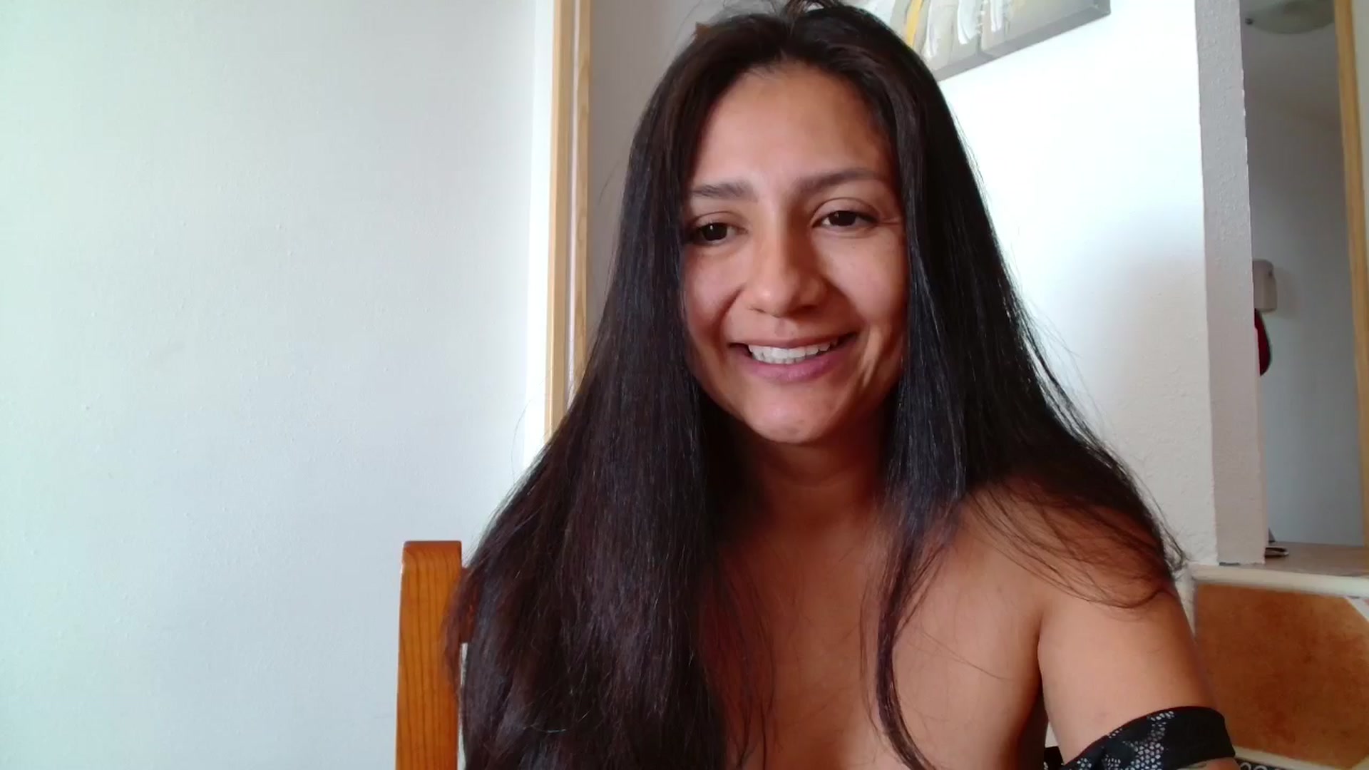 Gallery image thumbnail from Alixx4u's myfreecams stream on, 12/02/2025, 10:54 image 15 of 20