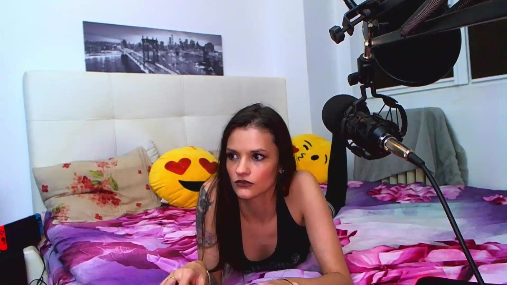 Gallery image thumbnail from AlizeeRouge's myfreecams stream on, 02/20/2023, 19:02 image 13 of 20