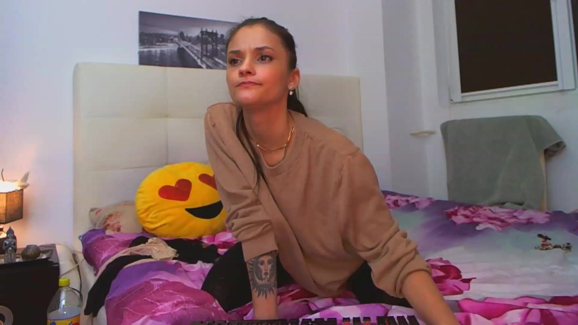 Gallery image thumbnail from AlizeeRouge's myfreecams stream on, 02/23/2023, 19:01 image 13 of 20