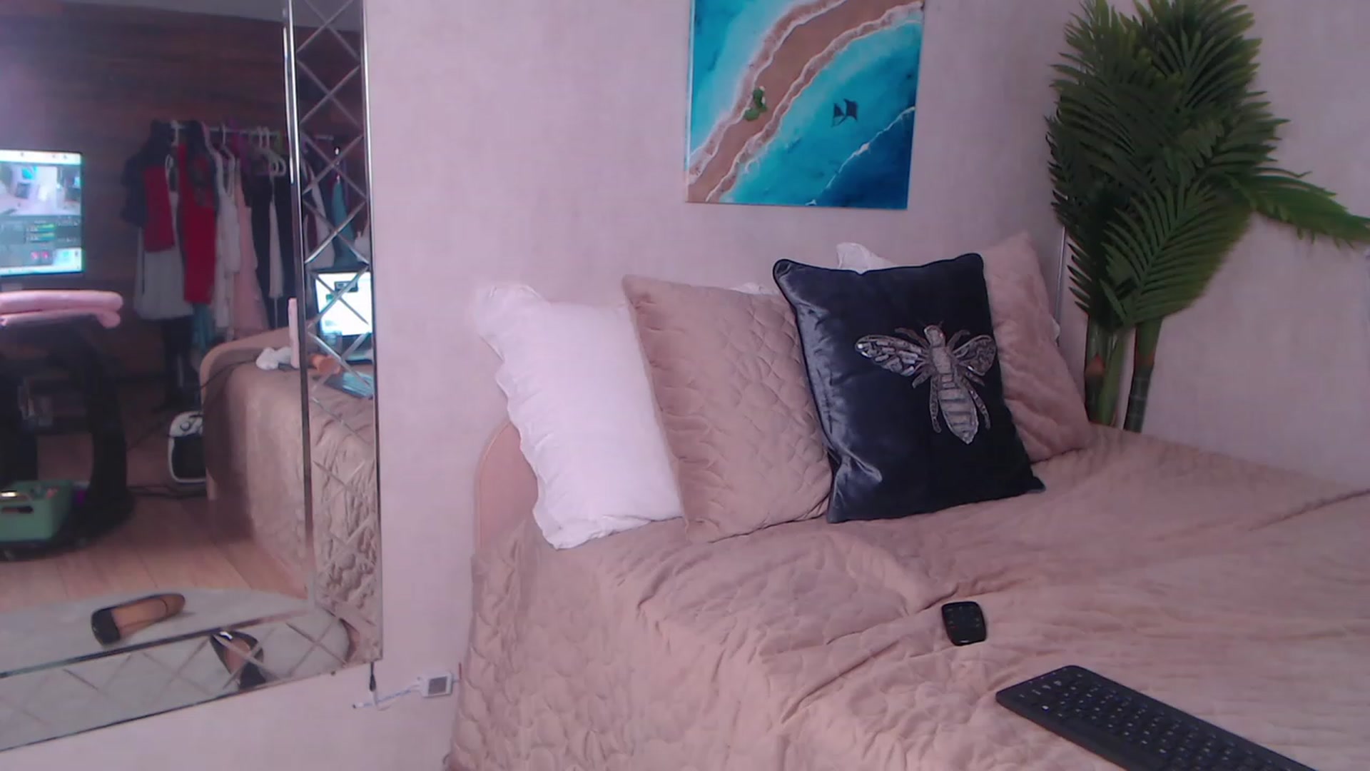 Gallery image thumbnail from Alizee_Spicy's myfreecams stream on, 11/15/2022, 06:53 image 15 of 20