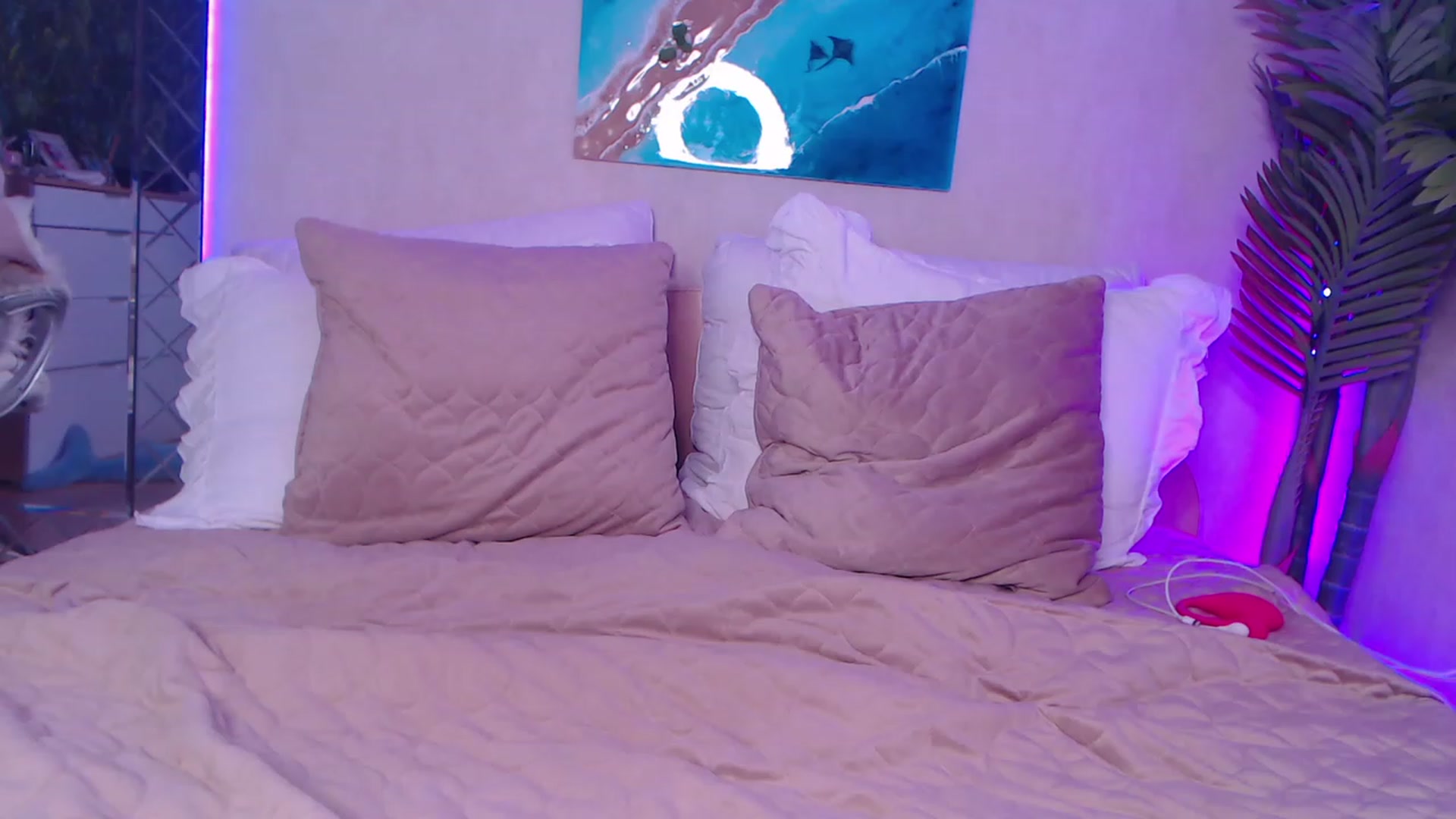 Gallery image thumbnail from Alizee_Spicy's myfreecams stream on, 11/21/2022, 14:21 image 5 of 20