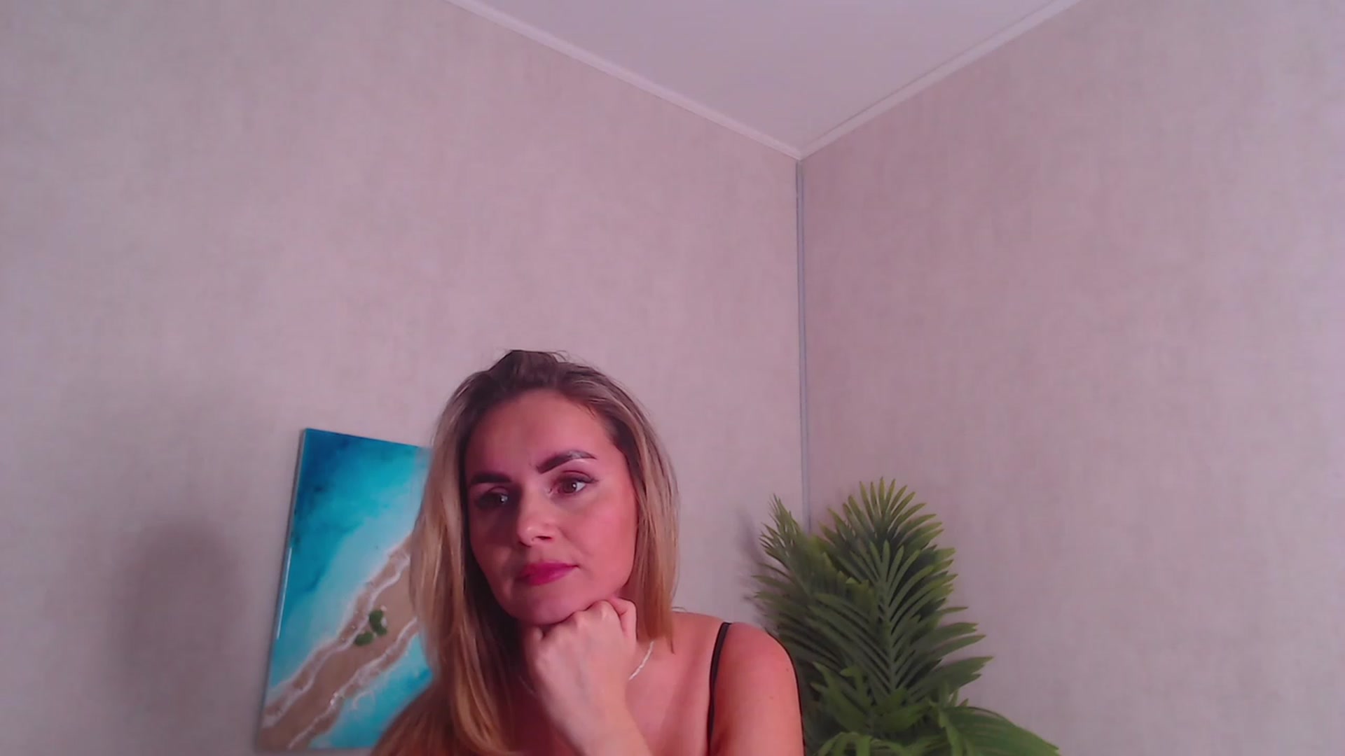 Gallery image thumbnail from Alizee_Spicy's myfreecams stream on, 12/08/2022, 18:41 image 3 of 20