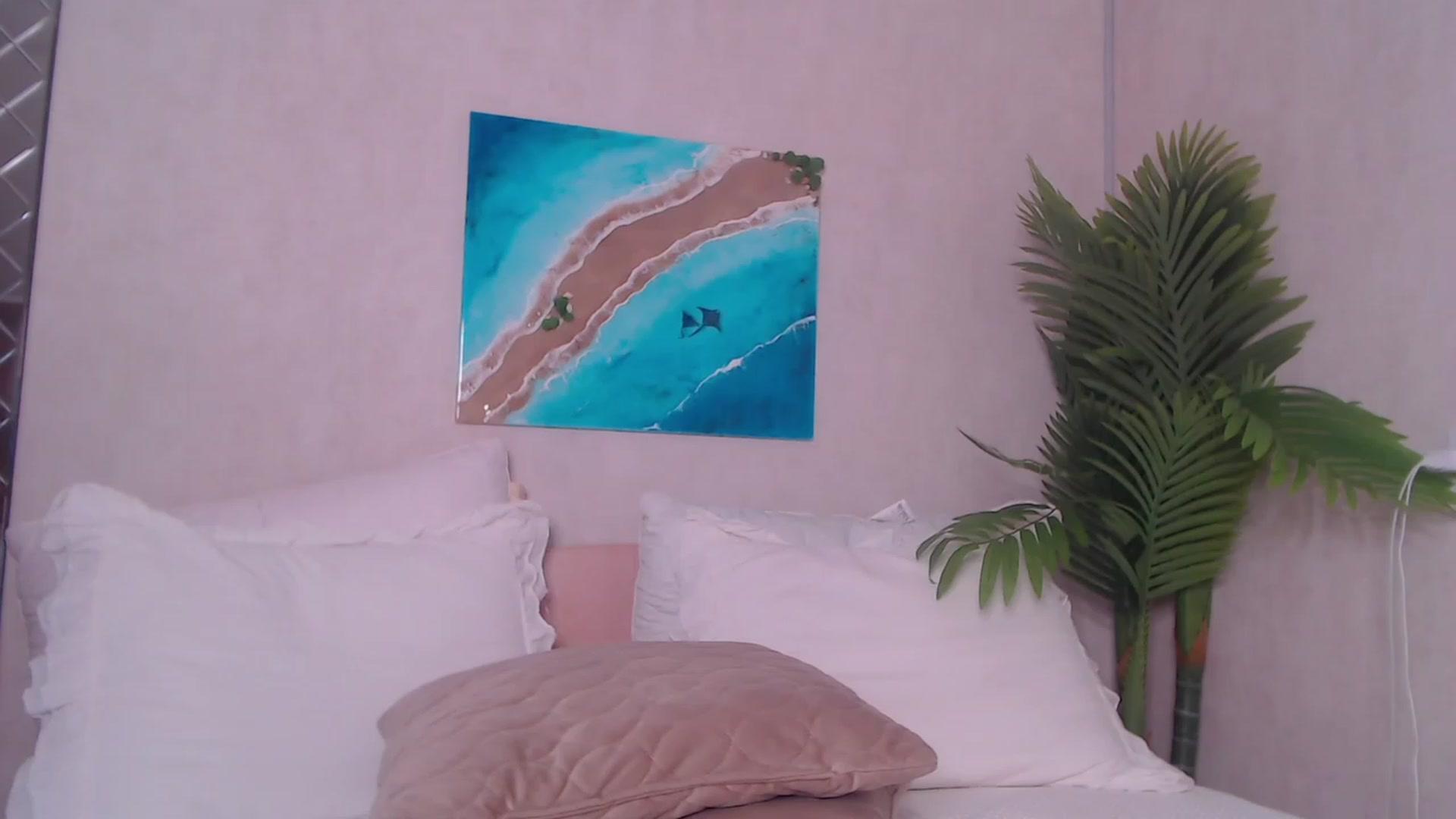 Gallery image thumbnail from Alizee_Spicy's myfreecams stream on, 12/21/2022, 22:12 image 8 of 20