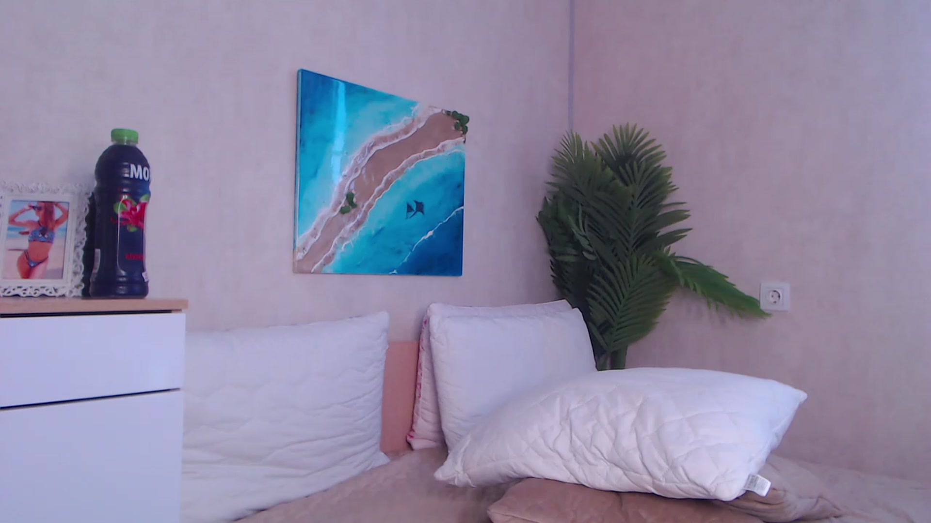 Gallery image thumbnail from Alizee_Spicy's myfreecams stream on, 03/18/2023, 14:54 image 20 of 20