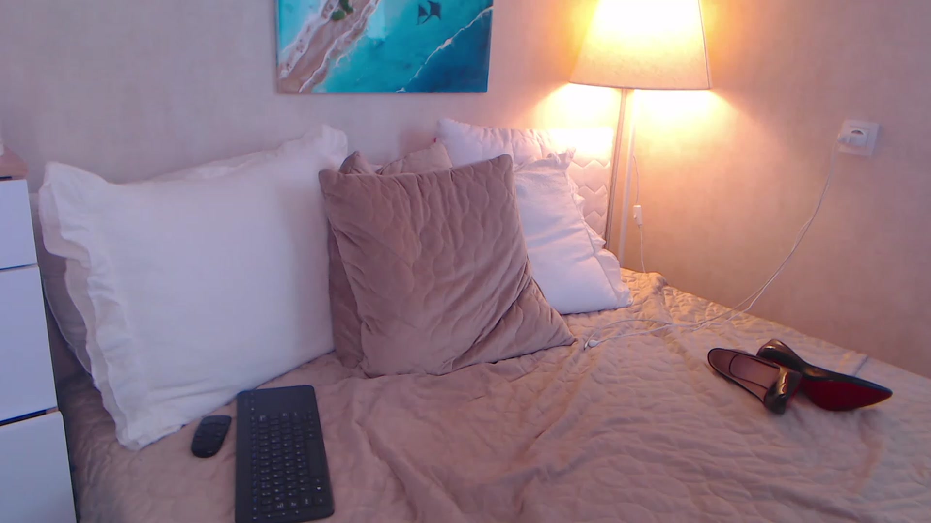 Gallery image thumbnail from Alizee_Spicy's myfreecams stream on, 06/01/2023, 08:59 image 3 of 20