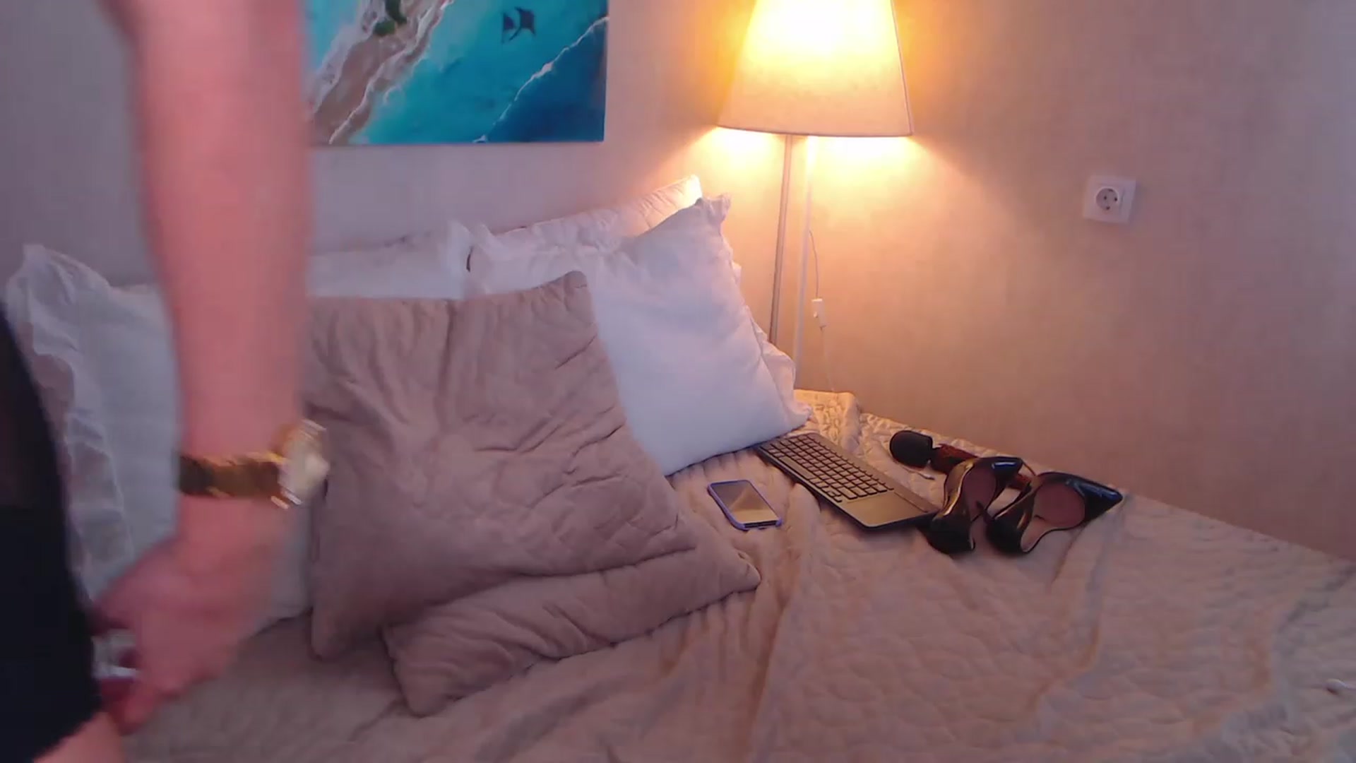 Gallery image thumbnail from Alizee_Spicy's myfreecams stream on, 06/01/2023, 10:39 image 18 of 20