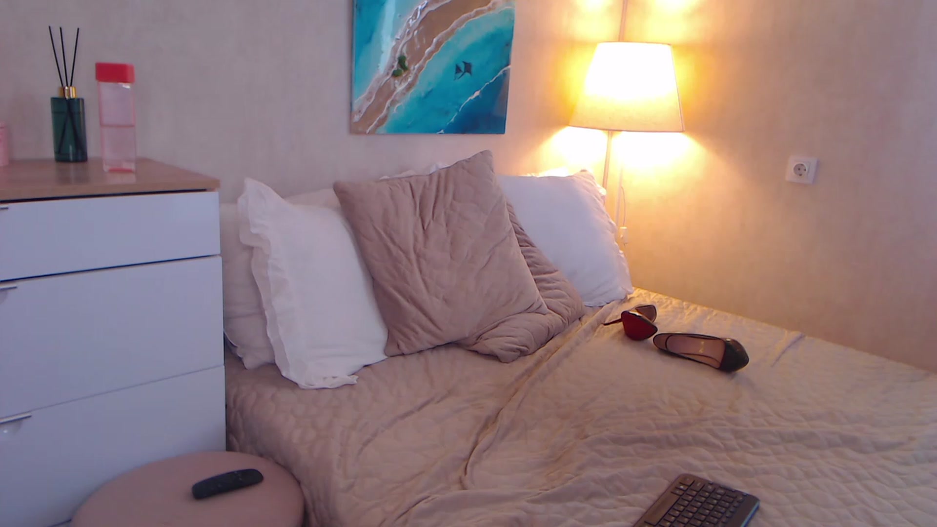 Gallery image thumbnail from Alizee_Spicy's myfreecams stream on, 06/02/2023, 07:51 image 18 of 20