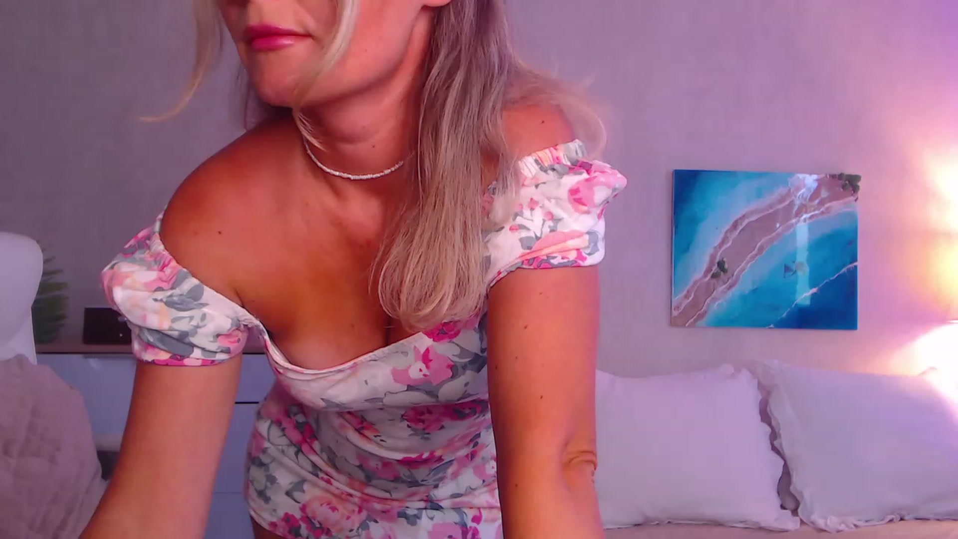 Gallery image thumbnail from Alizee_Spicy's myfreecams stream on, 09/19/2023, 12:47 image 15 of 20