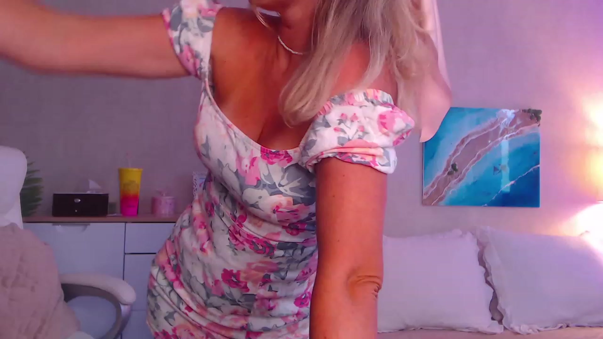 Gallery image thumbnail from Alizee_Spicy's myfreecams stream on, 09/19/2023, 12:47 image 14 of 20