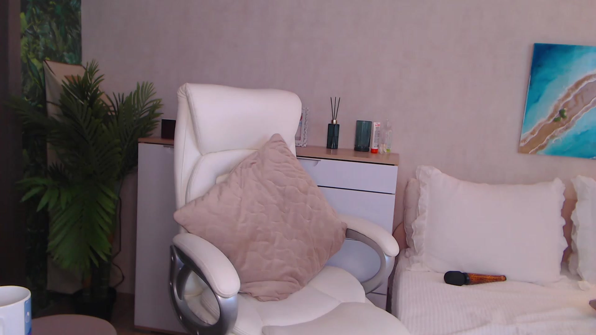 Gallery image thumbnail from Alizee_Spicy's myfreecams stream on, 09/28/2023, 12:07 image 1 of 20