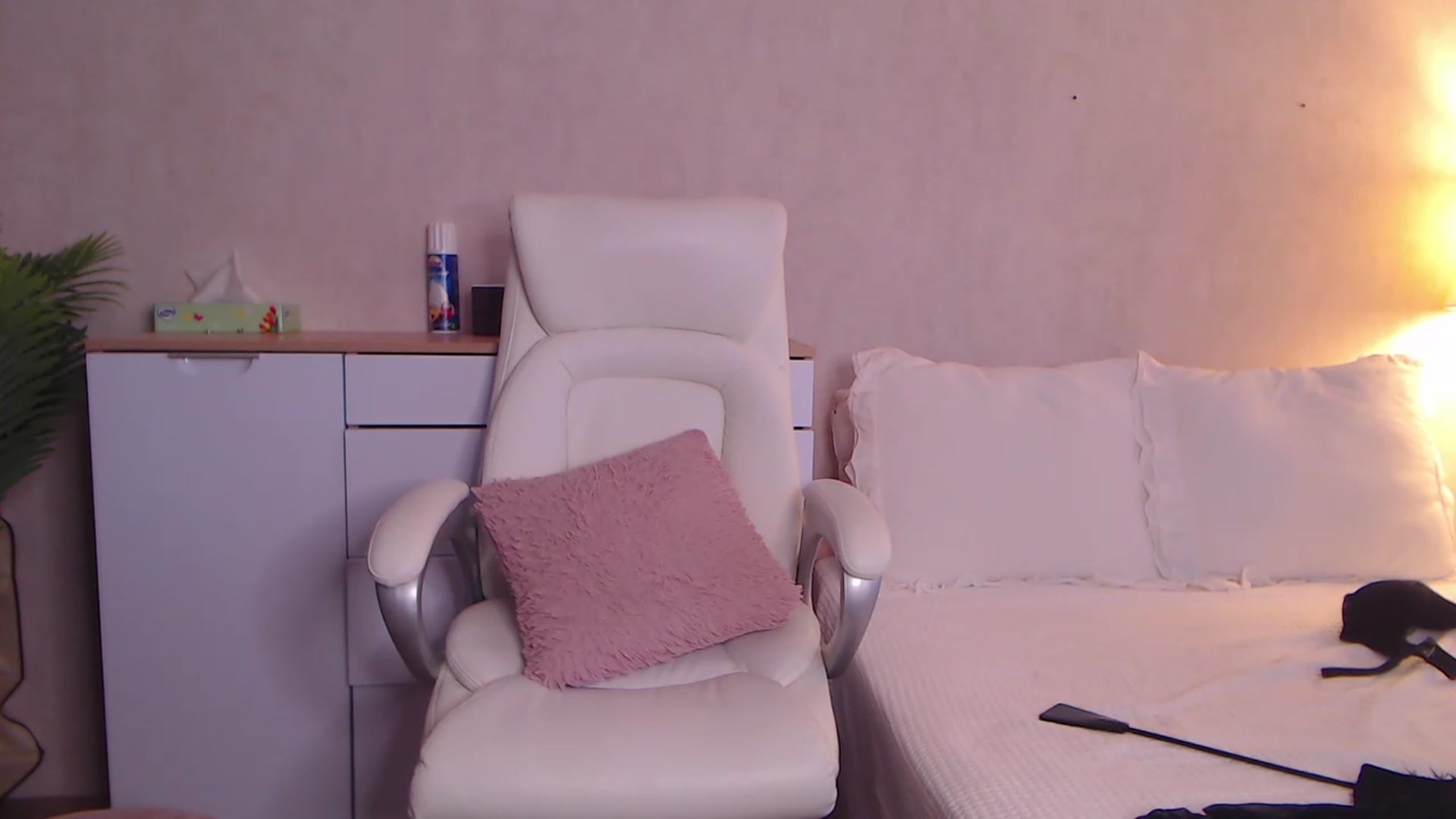 Gallery image thumbnail from Alizee_Spicy's myfreecams stream on, 10/16/2023, 15:31 image 4 of 20