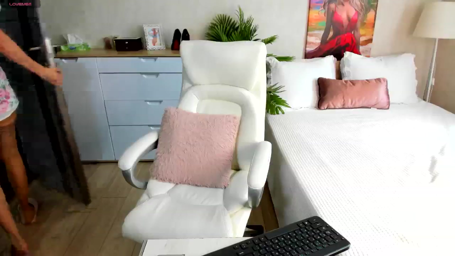 Gallery image thumbnail from Alizee_Spicy's myfreecams stream on, 06/14/2024, 14:34 image 4 of 20