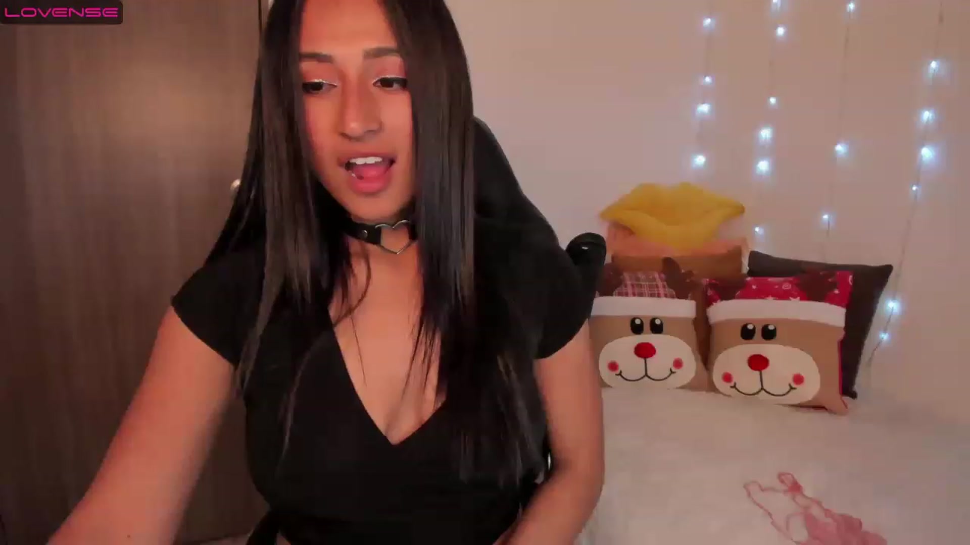 Gallery image thumbnail from Alizee___'s myfreecams stream on, 11/28/2022, 03:51 image 11 of 20