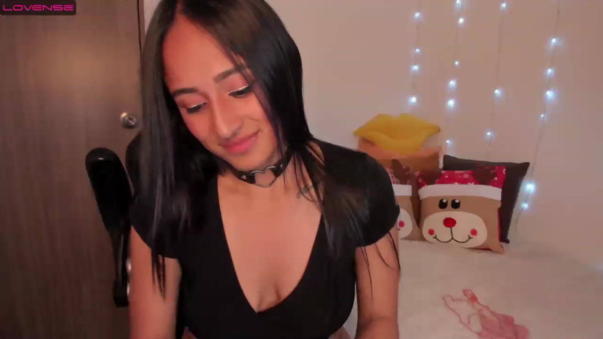 Gallery image thumbnail from Alizee___'s myfreecams stream on, 11/28/2022, 03:51 image 10 of 20