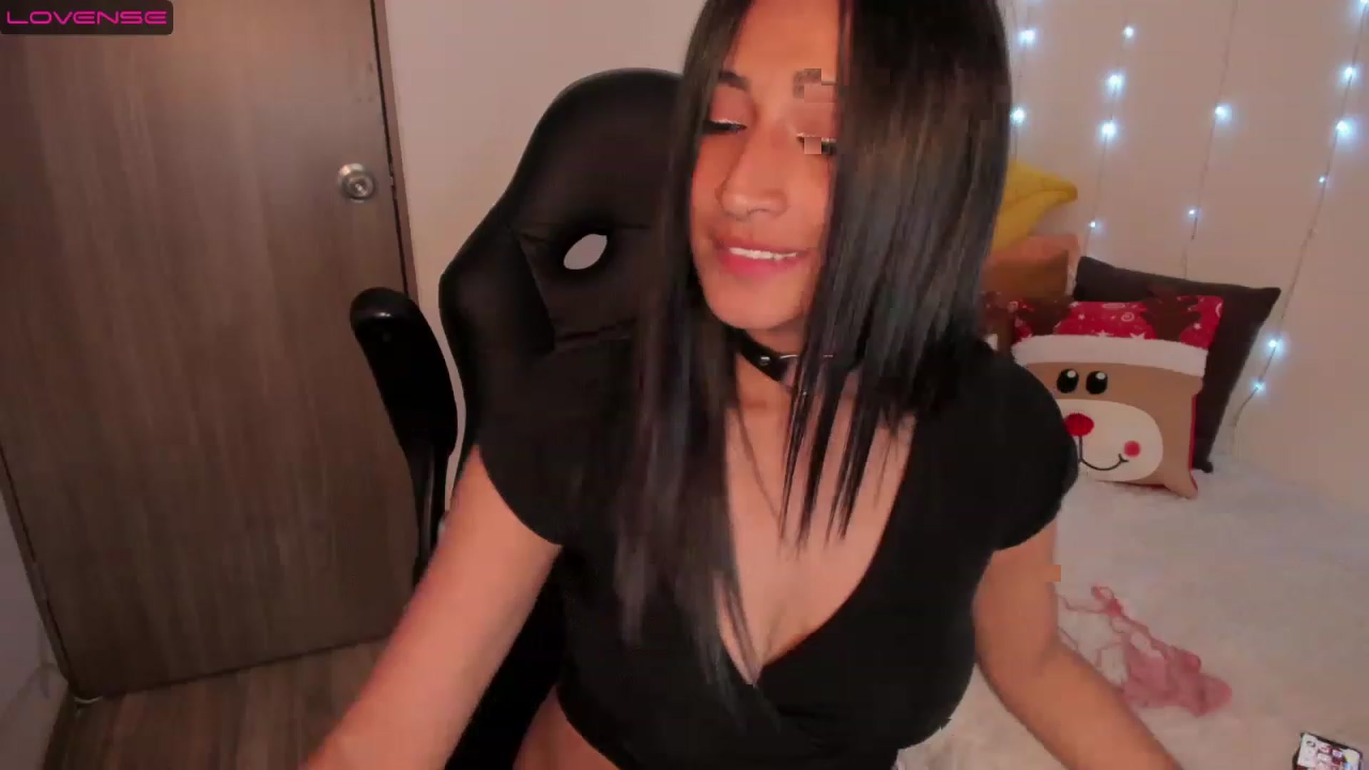 Gallery image thumbnail from Alizee___'s myfreecams stream on, 11/28/2022, 04:02 image 6 of 20