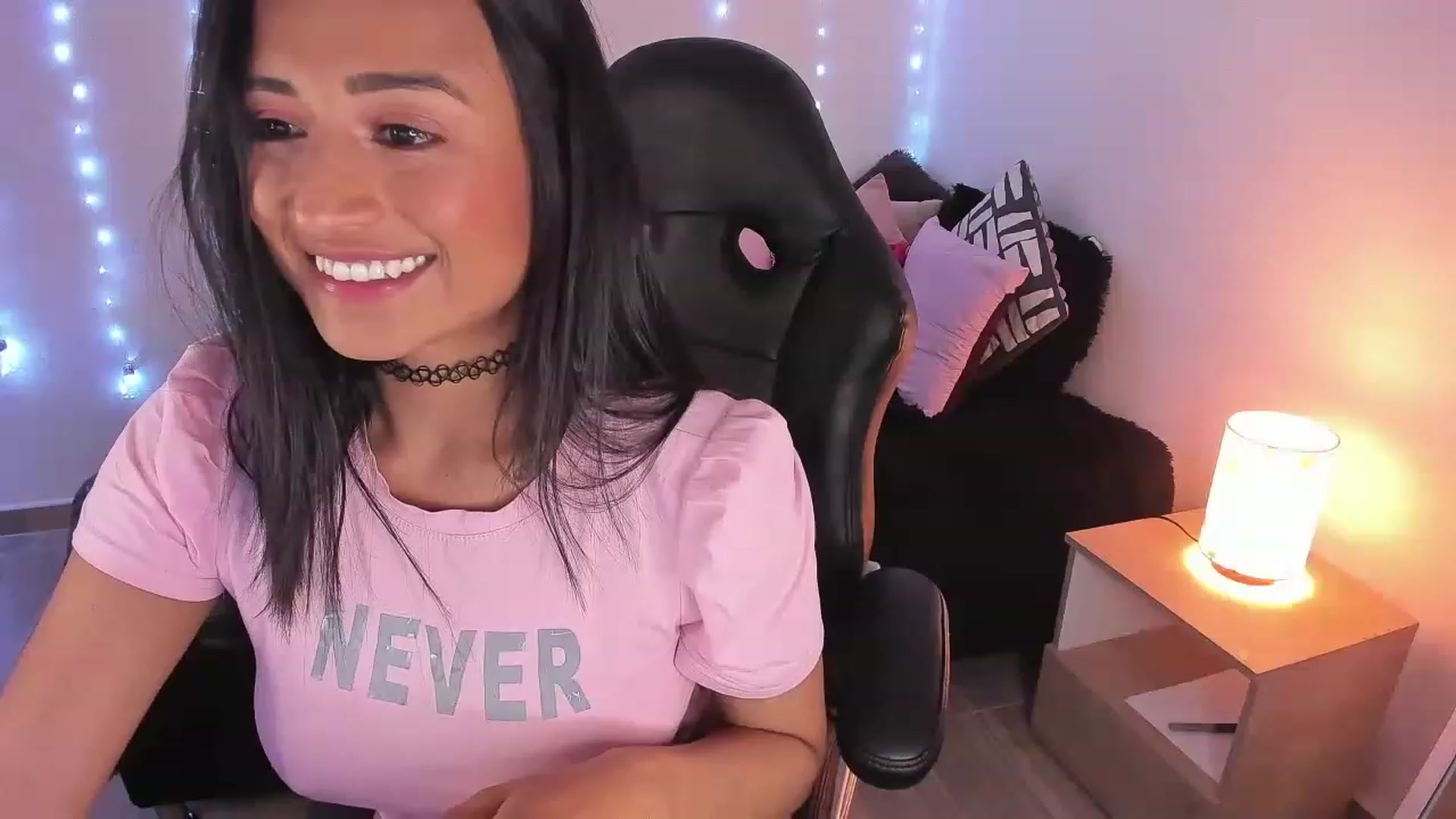 Gallery image thumbnail from Alizee___'s myfreecams stream on, 11/29/2022, 04:06 image 13 of 20