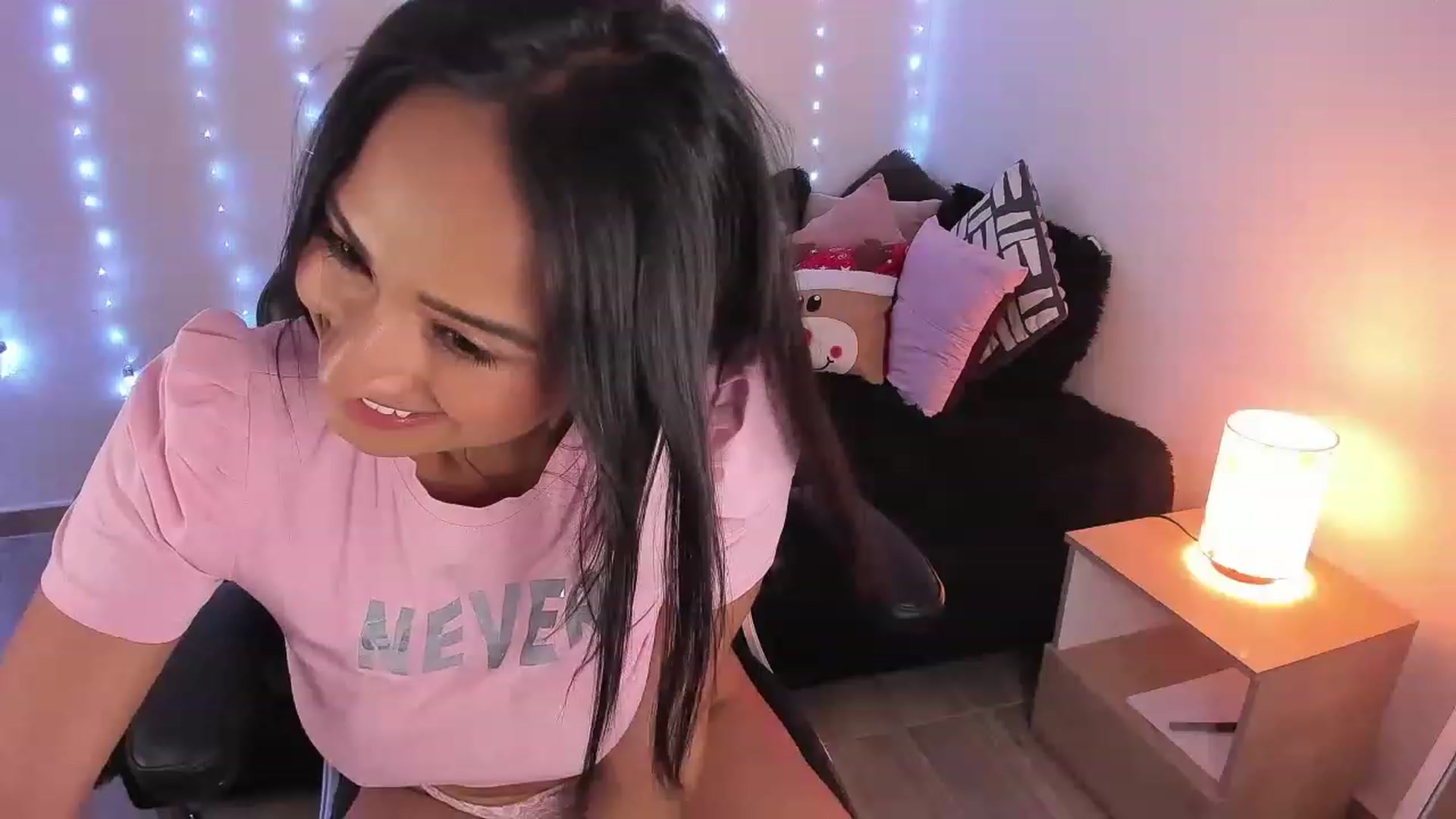 Gallery image thumbnail from Alizee___'s myfreecams stream on, 11/29/2022, 04:06 image 1 of 20