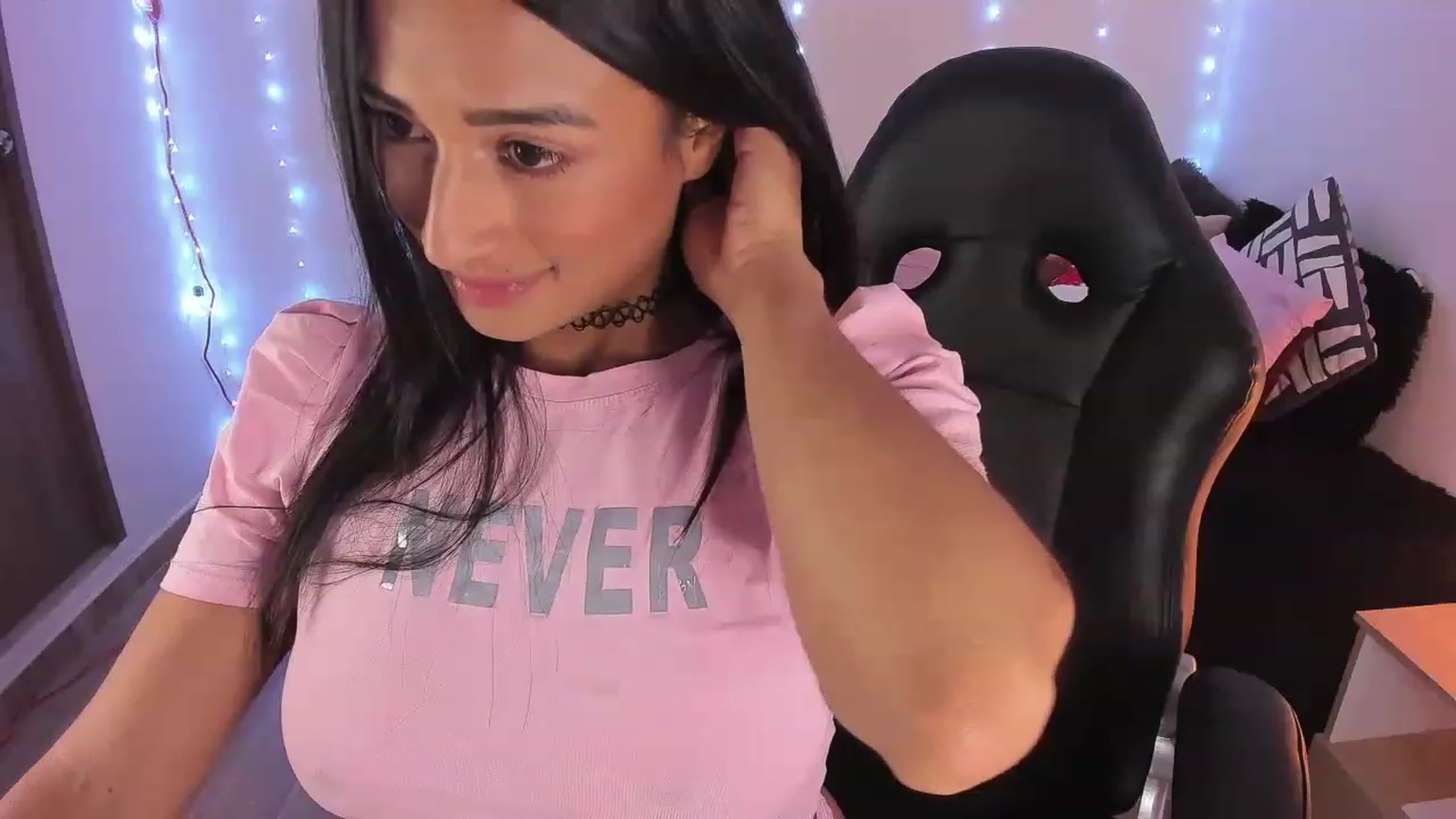 Gallery image thumbnail from Alizee___'s myfreecams stream on, 11/29/2022, 05:35 image 8 of 20