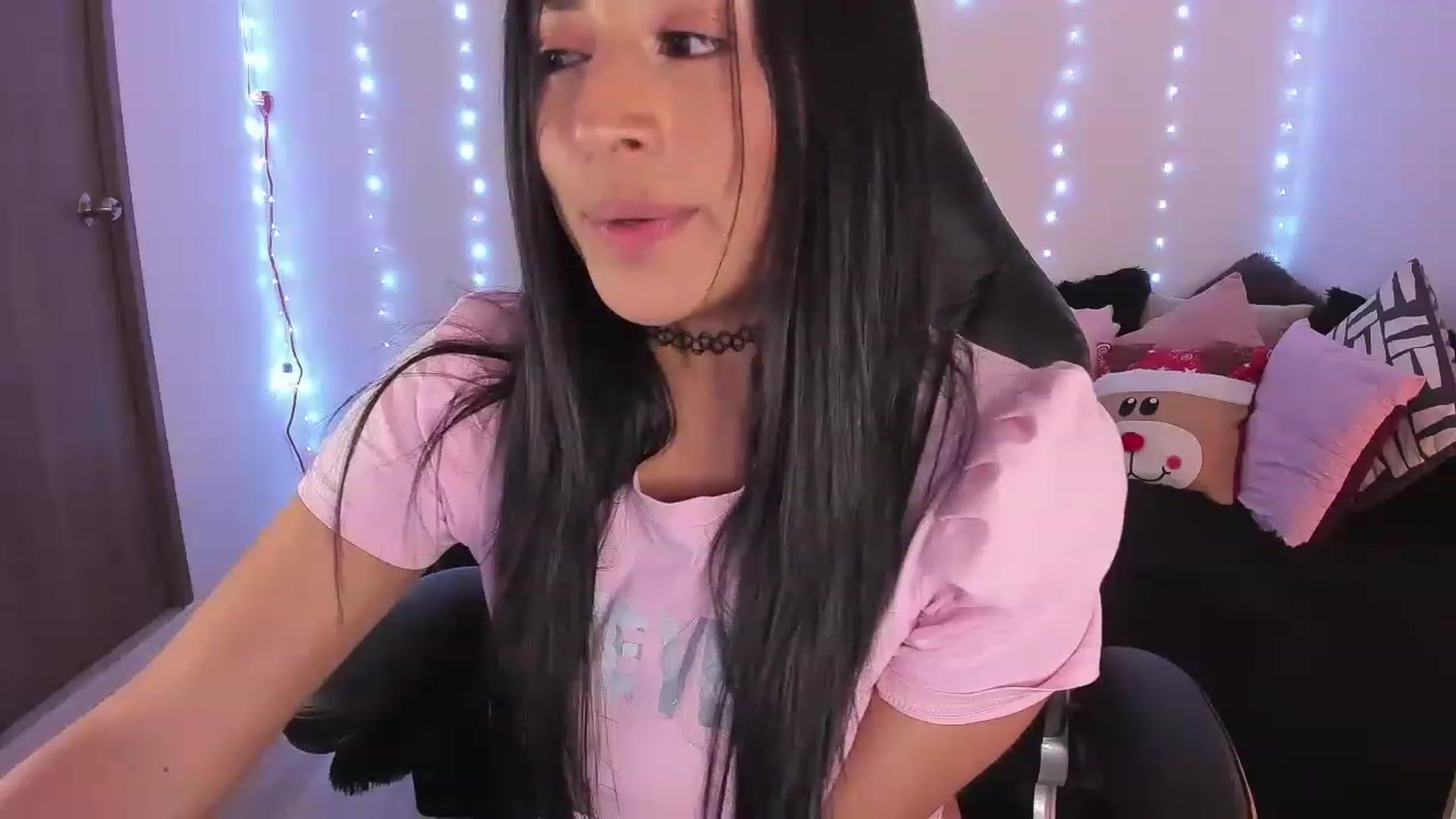 Gallery image thumbnail from Alizee___'s myfreecams stream on, 11/29/2022, 05:35 image 18 of 20
