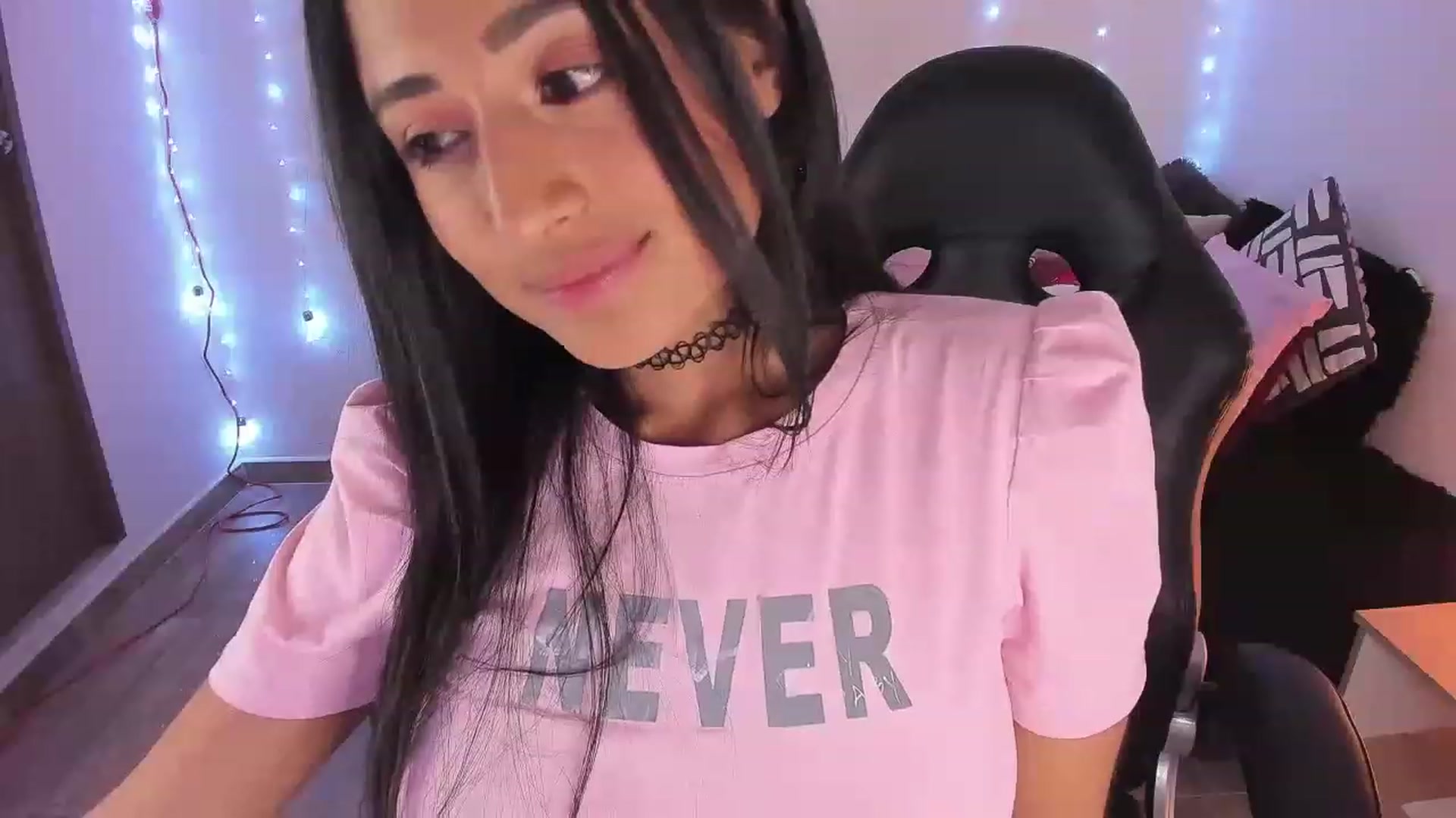 Gallery image thumbnail from Alizee___'s myfreecams stream on, 11/29/2022, 05:35 image 9 of 20