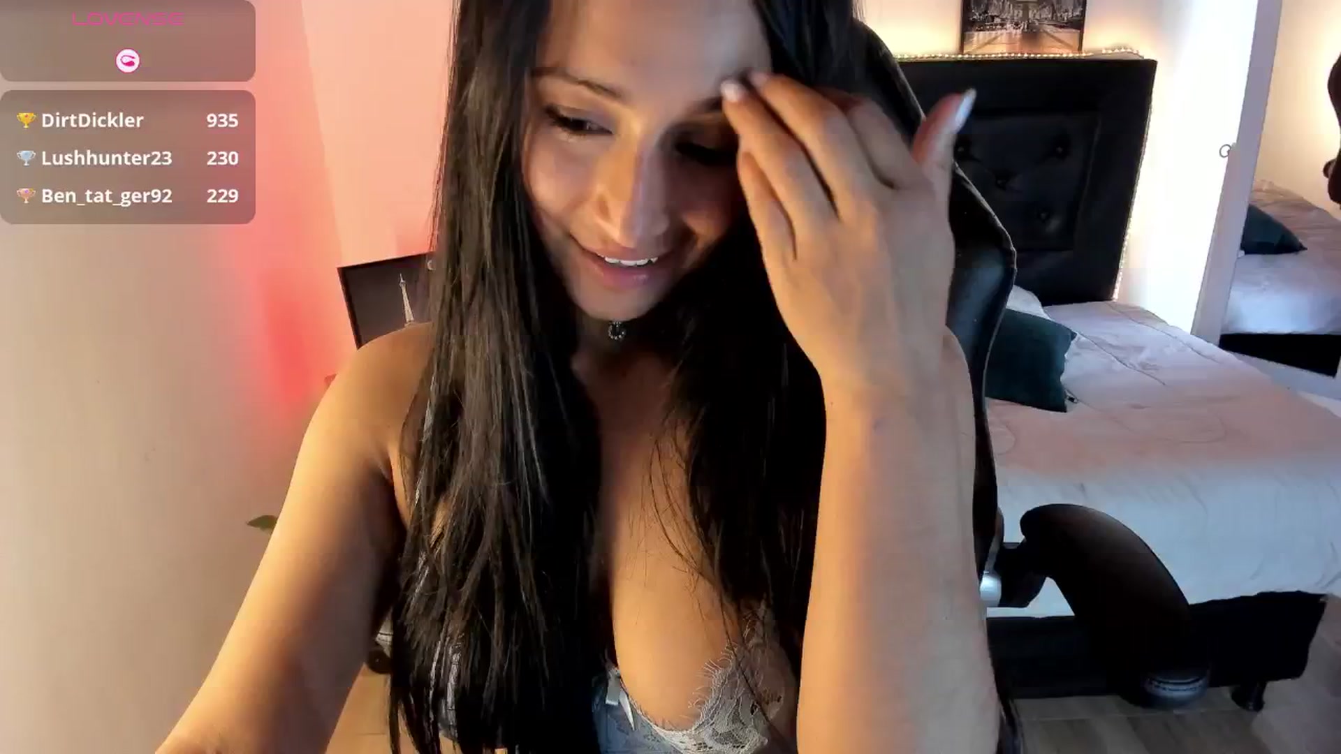 Gallery image thumbnail from Alizee___'s myfreecams stream on, 12/25/2024, 19:05 image 8 of 20