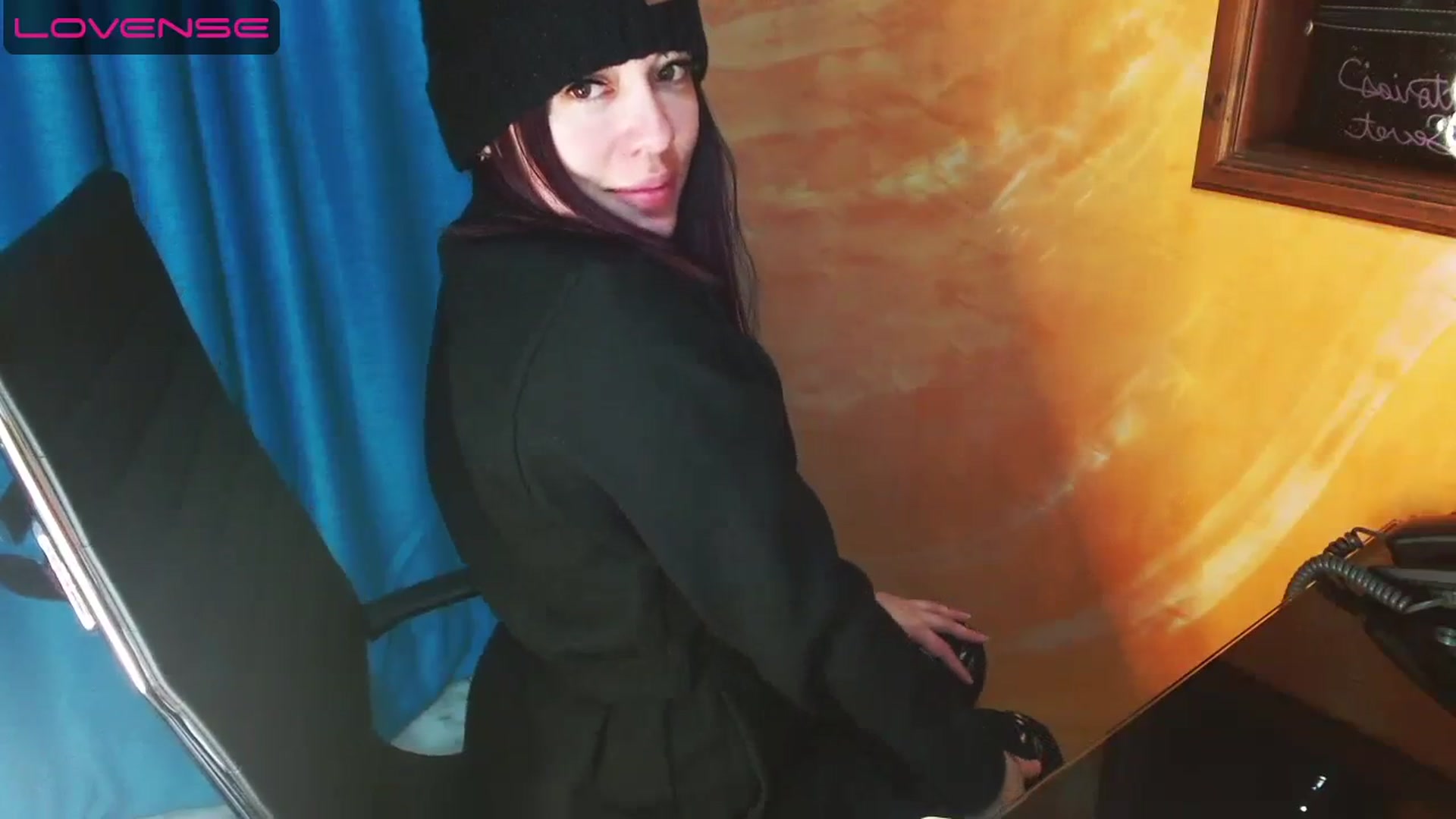 Gallery image thumbnail from AlksEinstien's myfreecams stream on, 08/12/2023, 01:56 image 10 of 20