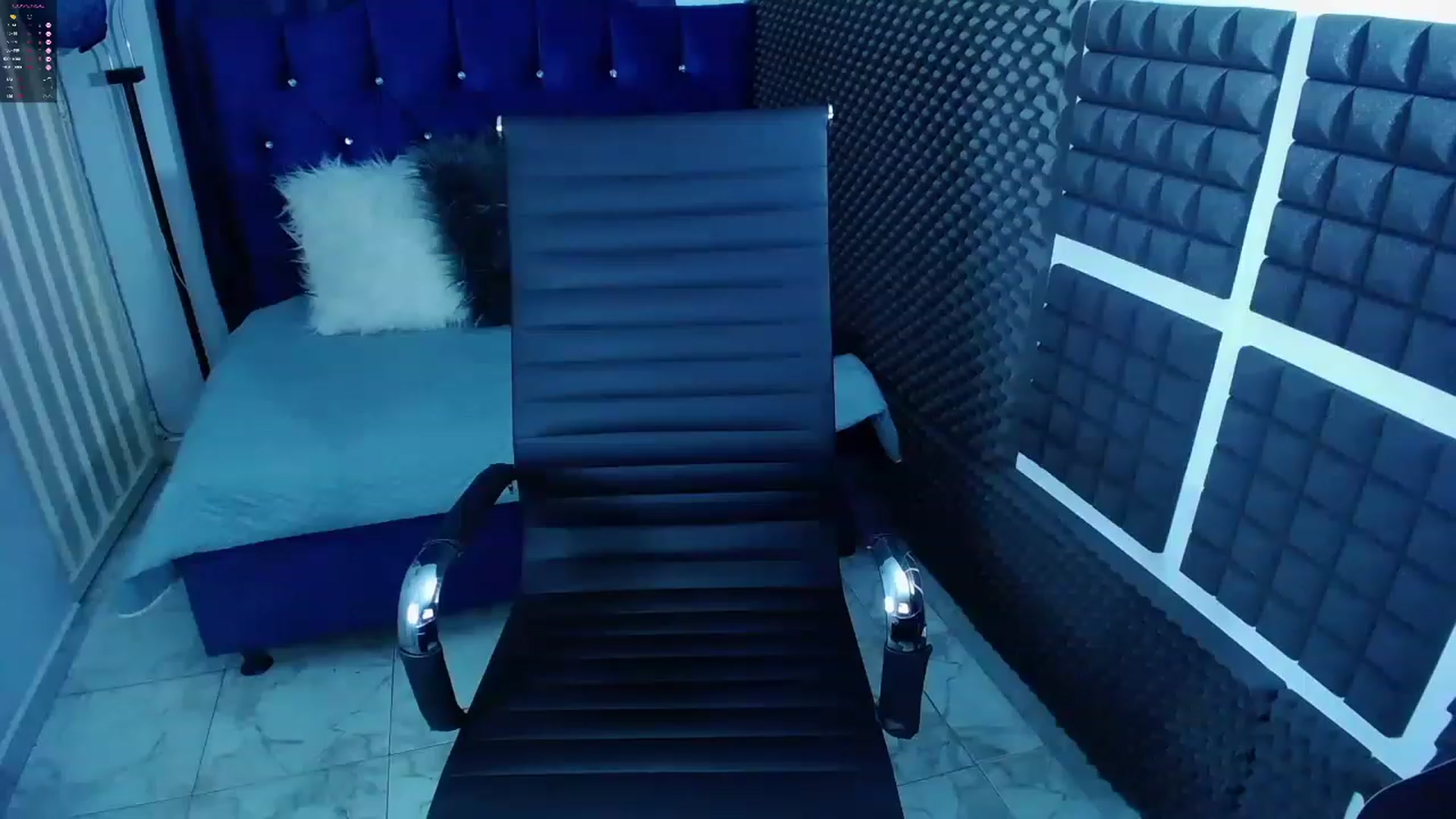 Gallery image thumbnail from AlksEinstien's myfreecams stream on, 08/20/2023, 06:10 image 1 of 20