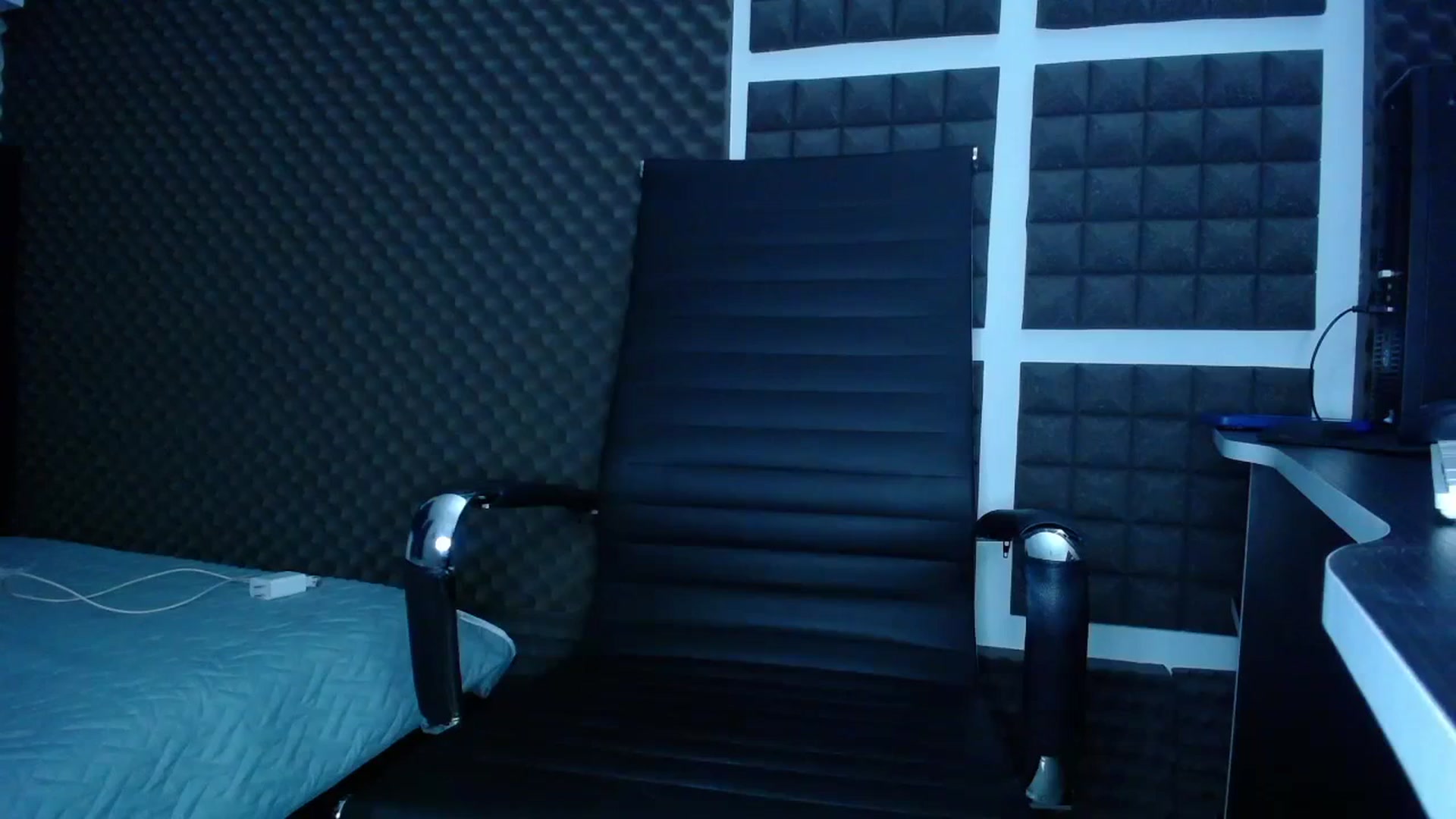 Gallery image thumbnail from AlksEinstien's myfreecams stream on, 09/03/2023, 07:14 image 12 of 20