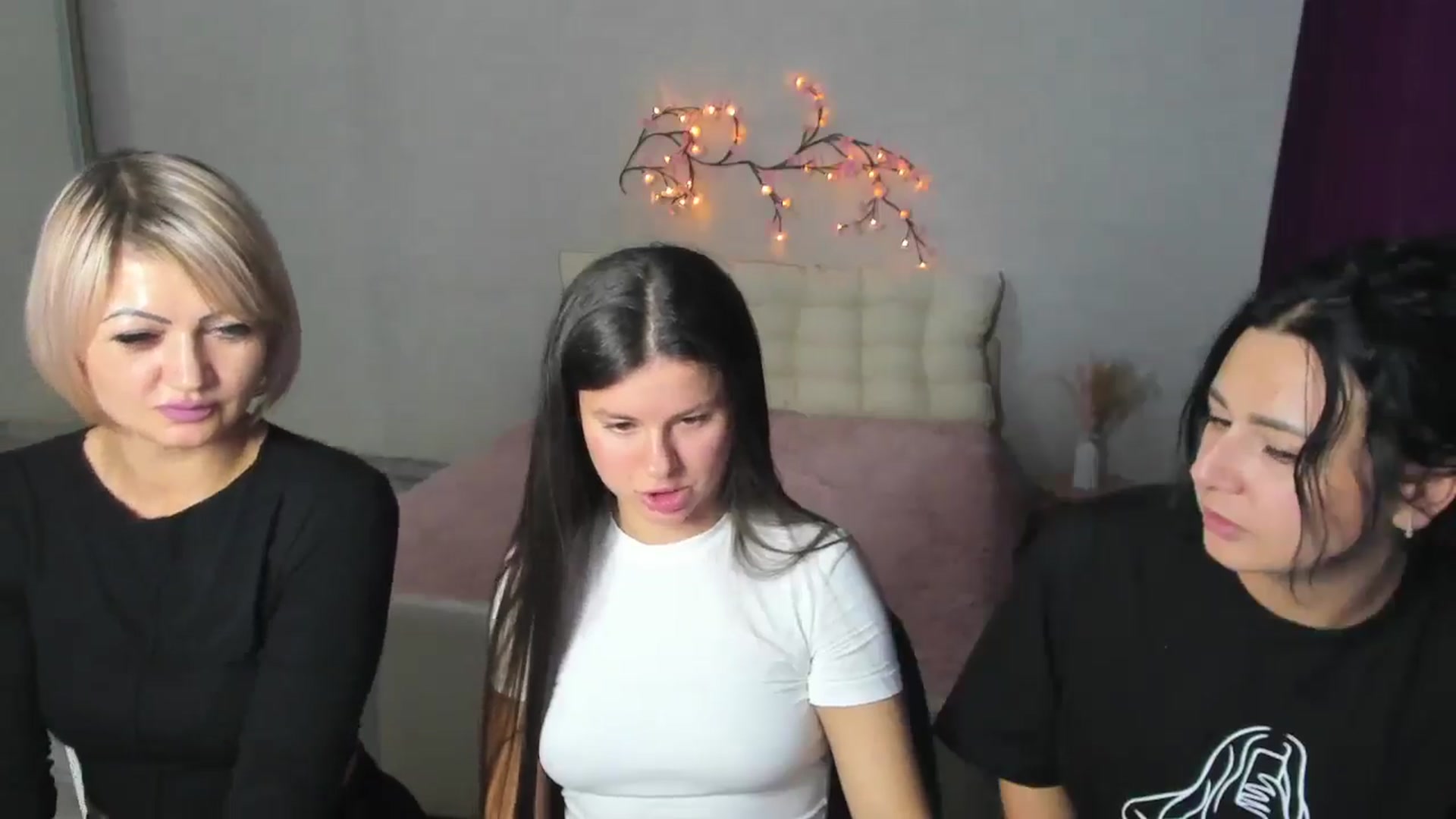 Gallery image thumbnail from AllaRoll's myfreecams stream on, 05/11/2026, 14:45 image 16 of 20