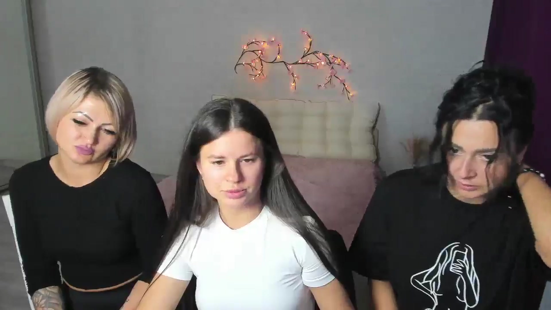 Gallery image thumbnail from AllaRoll's myfreecams stream on, 05/11/2026, 14:45 image 3 of 20