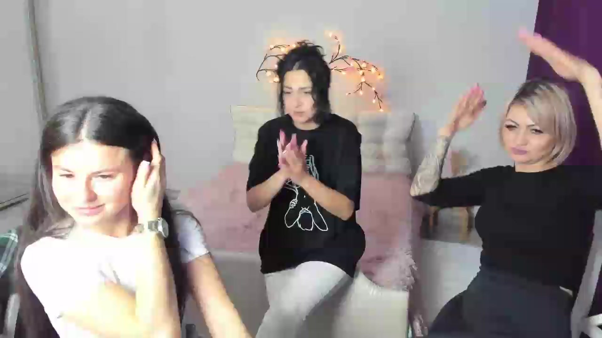 Gallery image thumbnail from AllaRoll's myfreecams stream on, 05/11/2026, 17:05 image 9 of 20