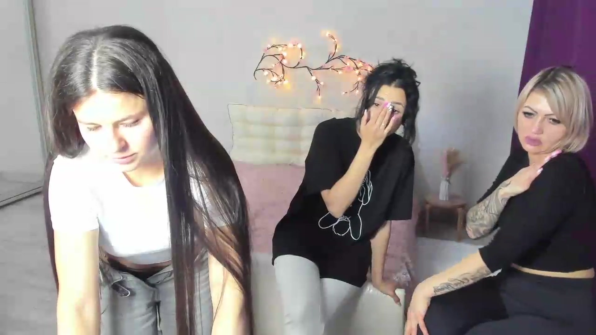 Gallery image thumbnail from AllaRoll's myfreecams stream on, 05/11/2026, 17:05 image 2 of 20